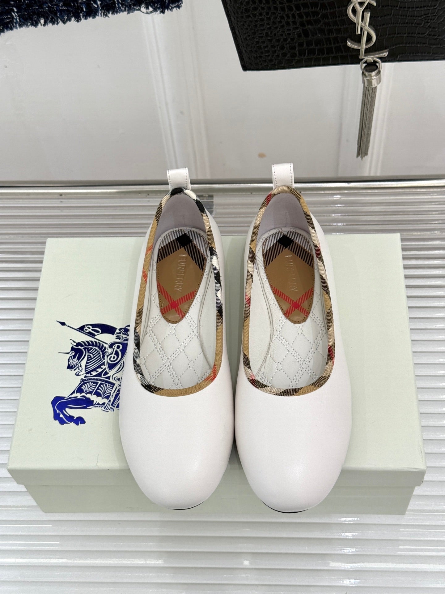 Burberry Robin Ballet Flats White Leather 956166