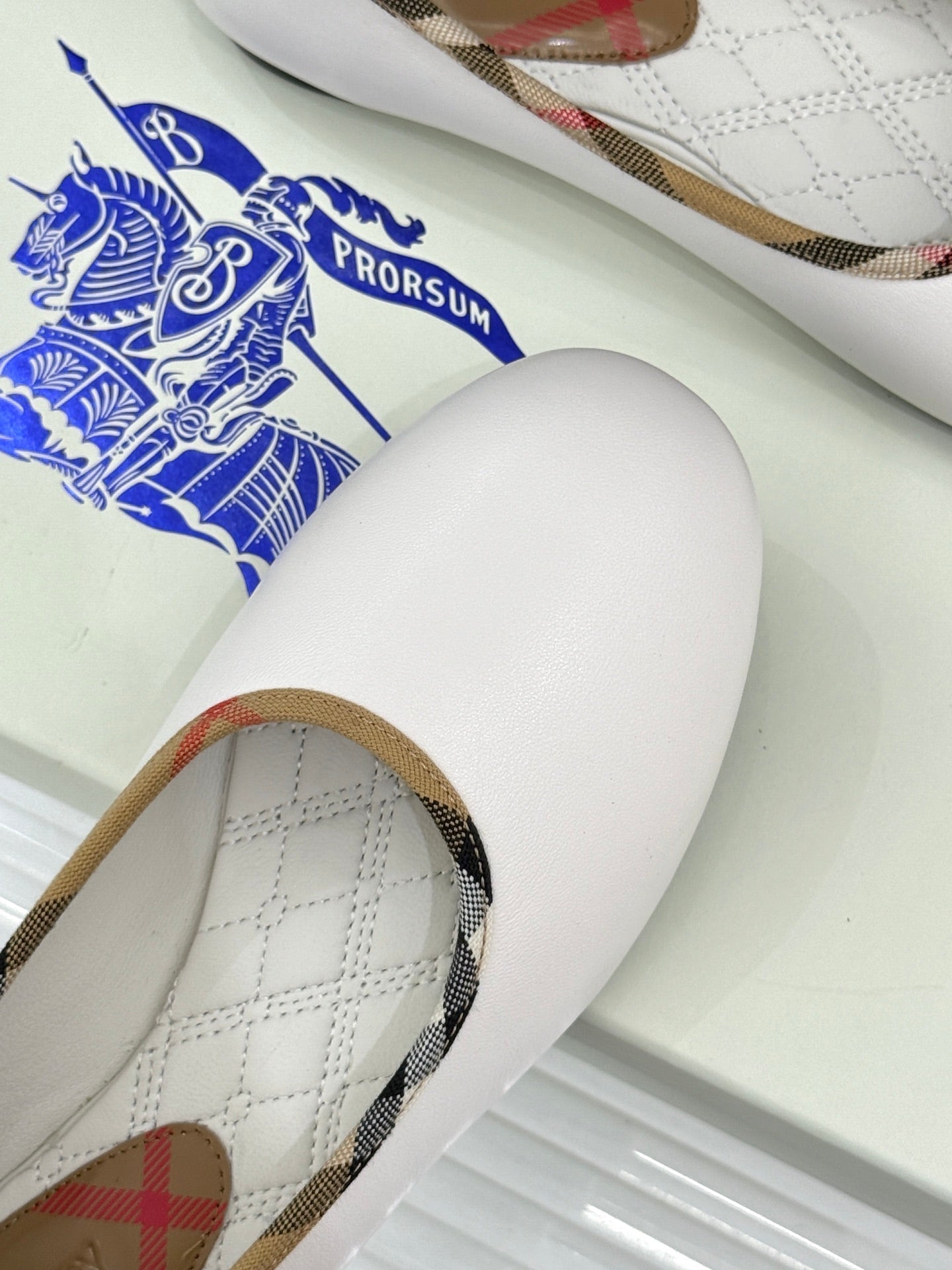 Burberry Robin Ballet Flats White Leather 956166