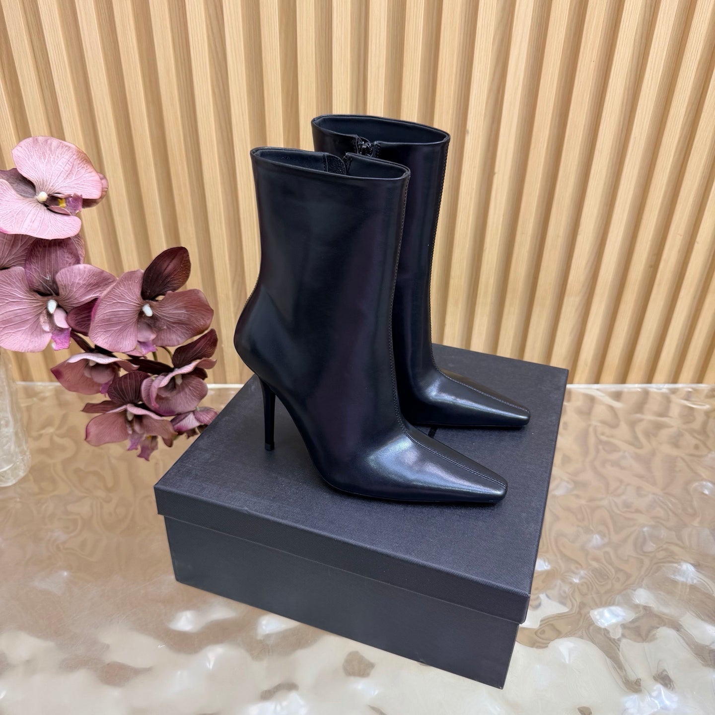 YSL Pointed-Toe Stiletto Ankle Boots 8CM Black Leather 955831