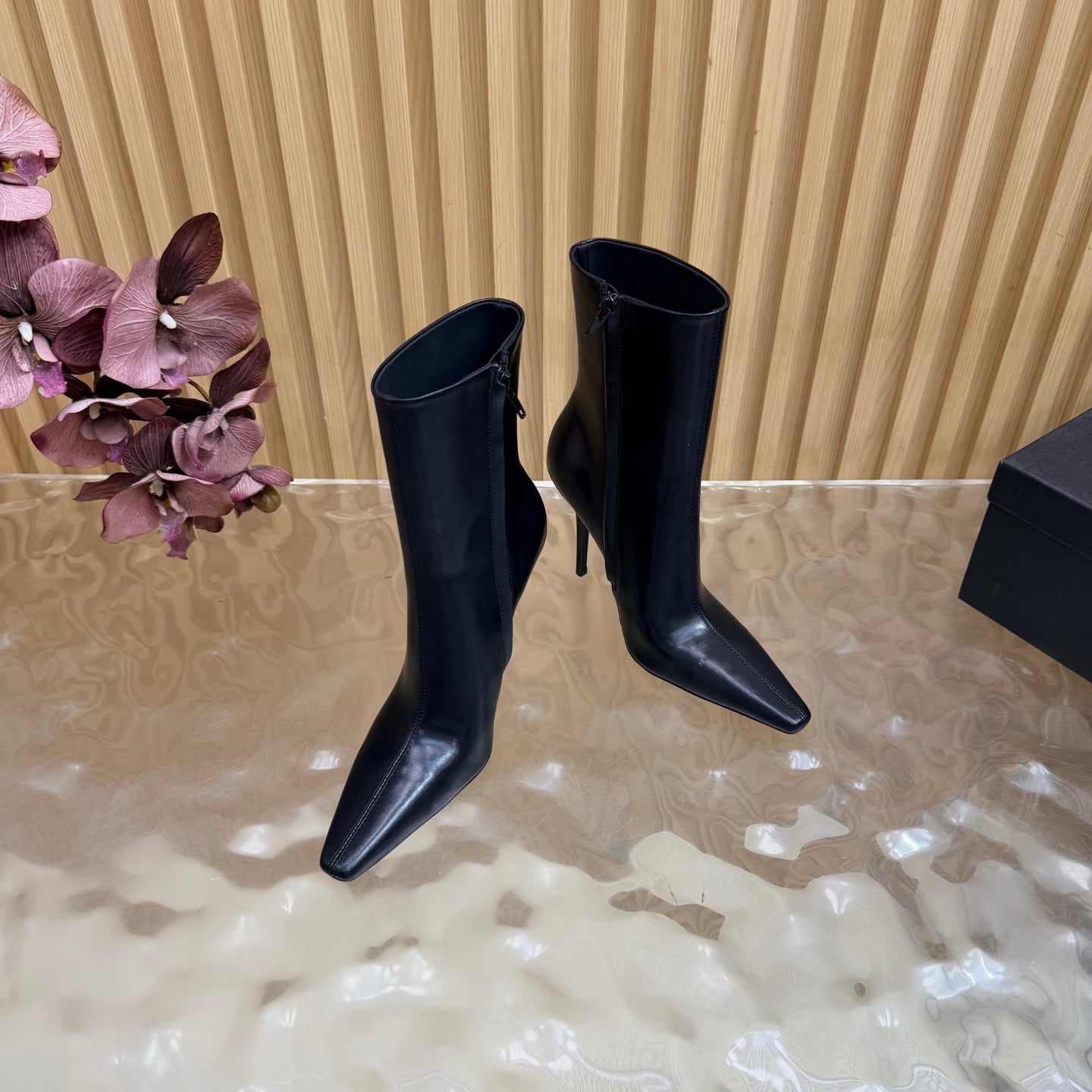YSL Pointed-Toe Stiletto Ankle Boots 8CM Black Leather 955831