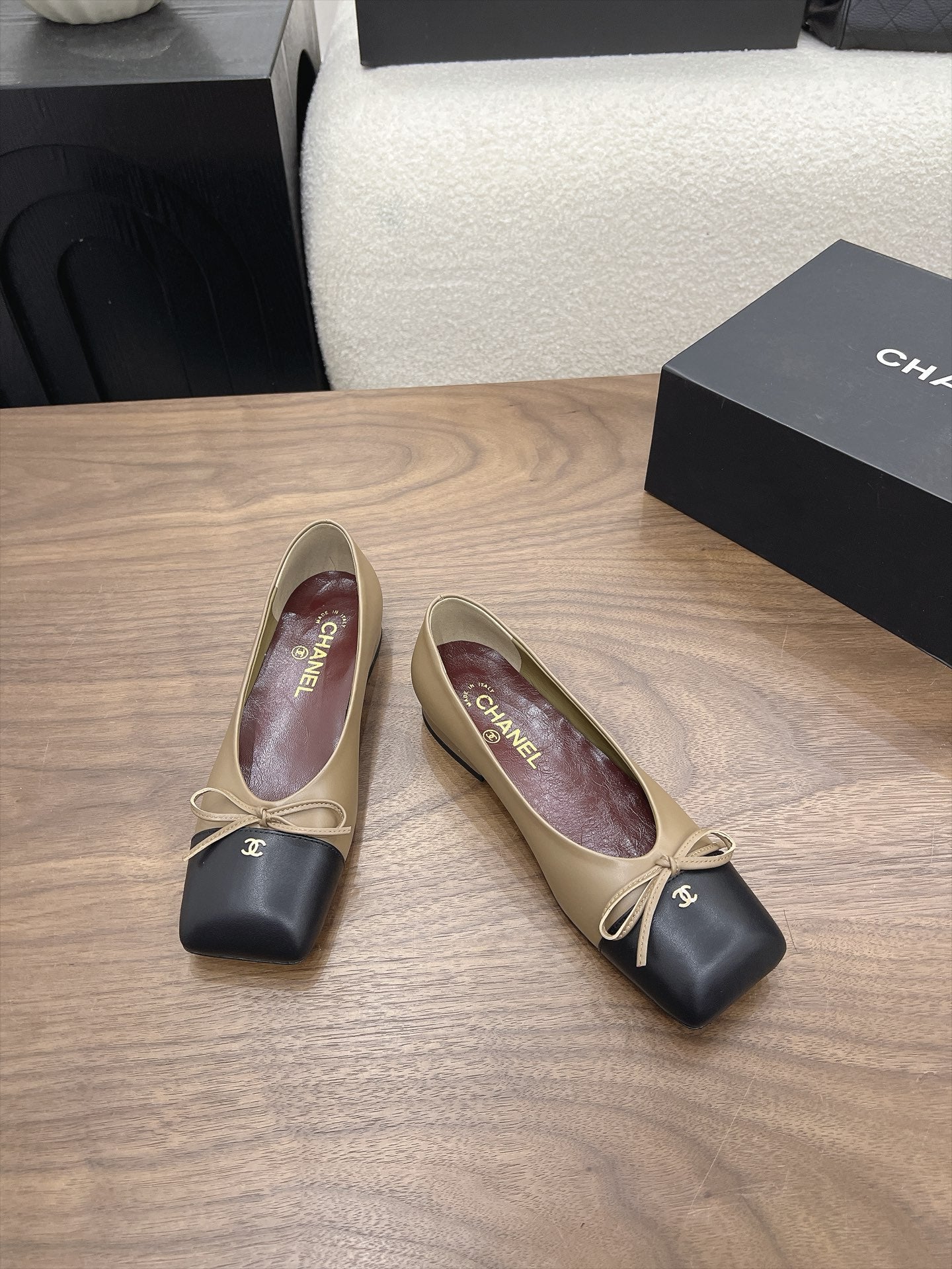 CC Square-Toe Ballet Flats Beige Black Lambskin 961516