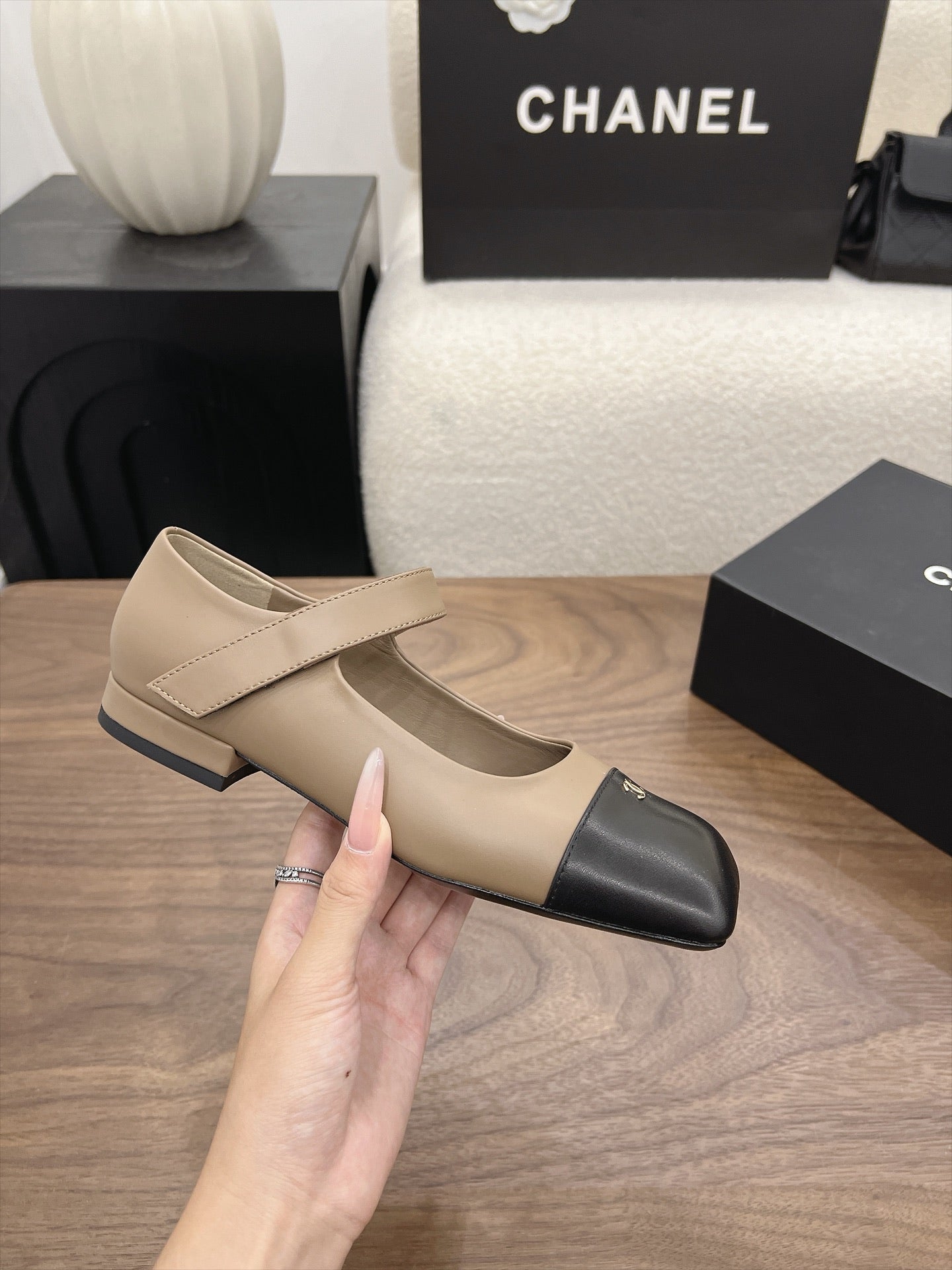 CC Square-Toe Mary Jane Flats Beige Black Lambskin 961512