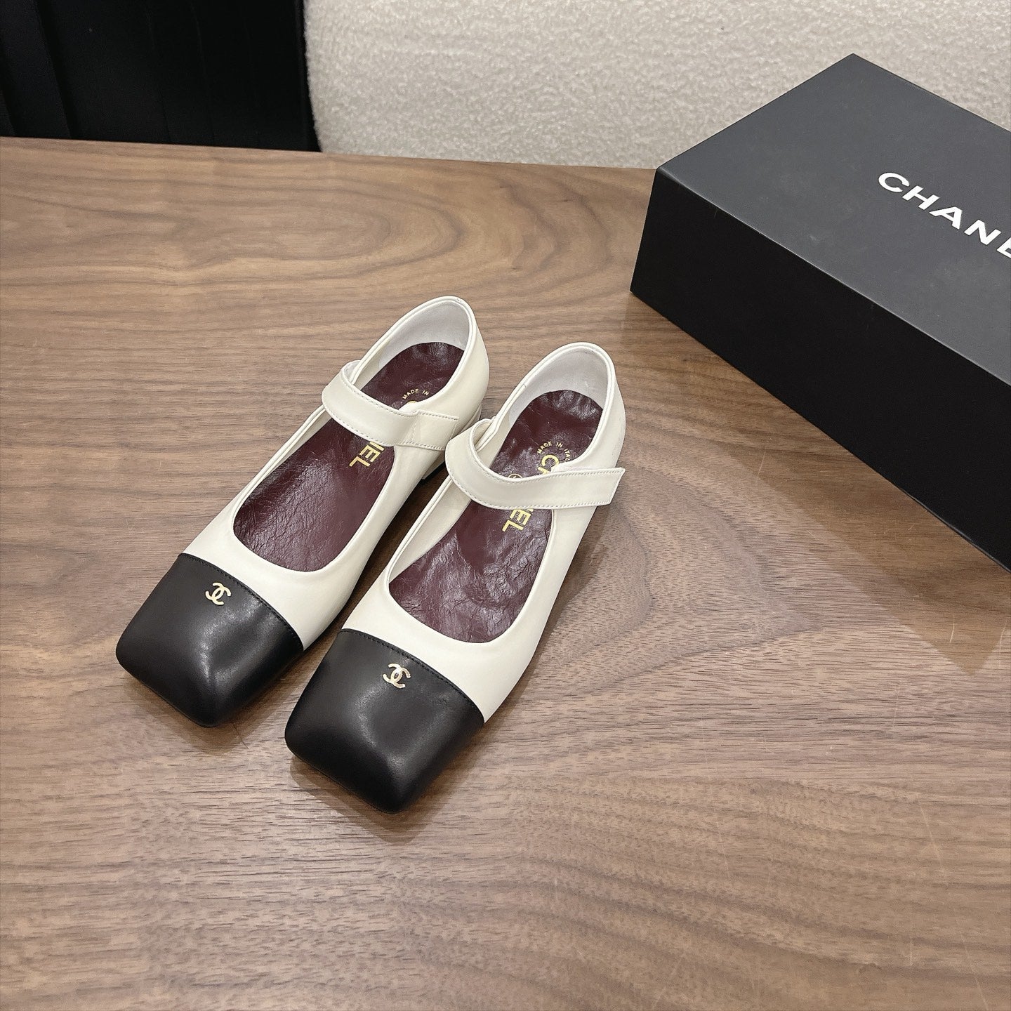 CC Square-Toe Mary Jane Flats White Black Lambskin 961511