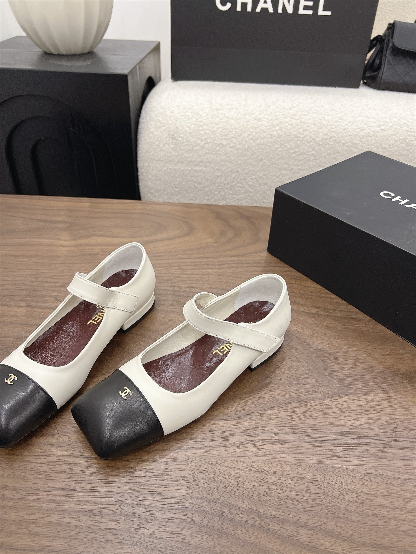 CC Square-Toe Mary Jane Flats White Black Lambskin 961511