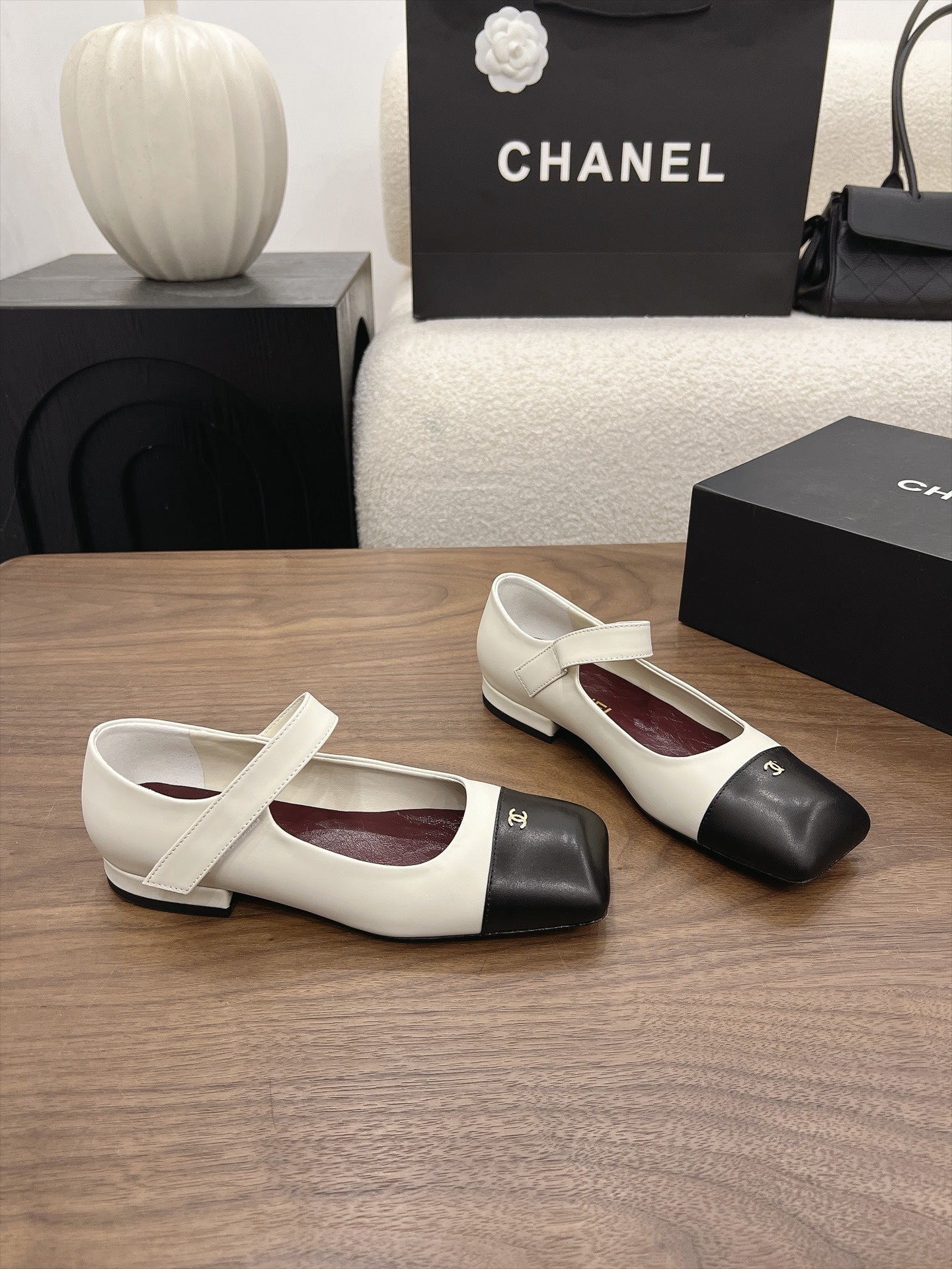 CC Square-Toe Mary Jane Flats White Black Lambskin 961511
