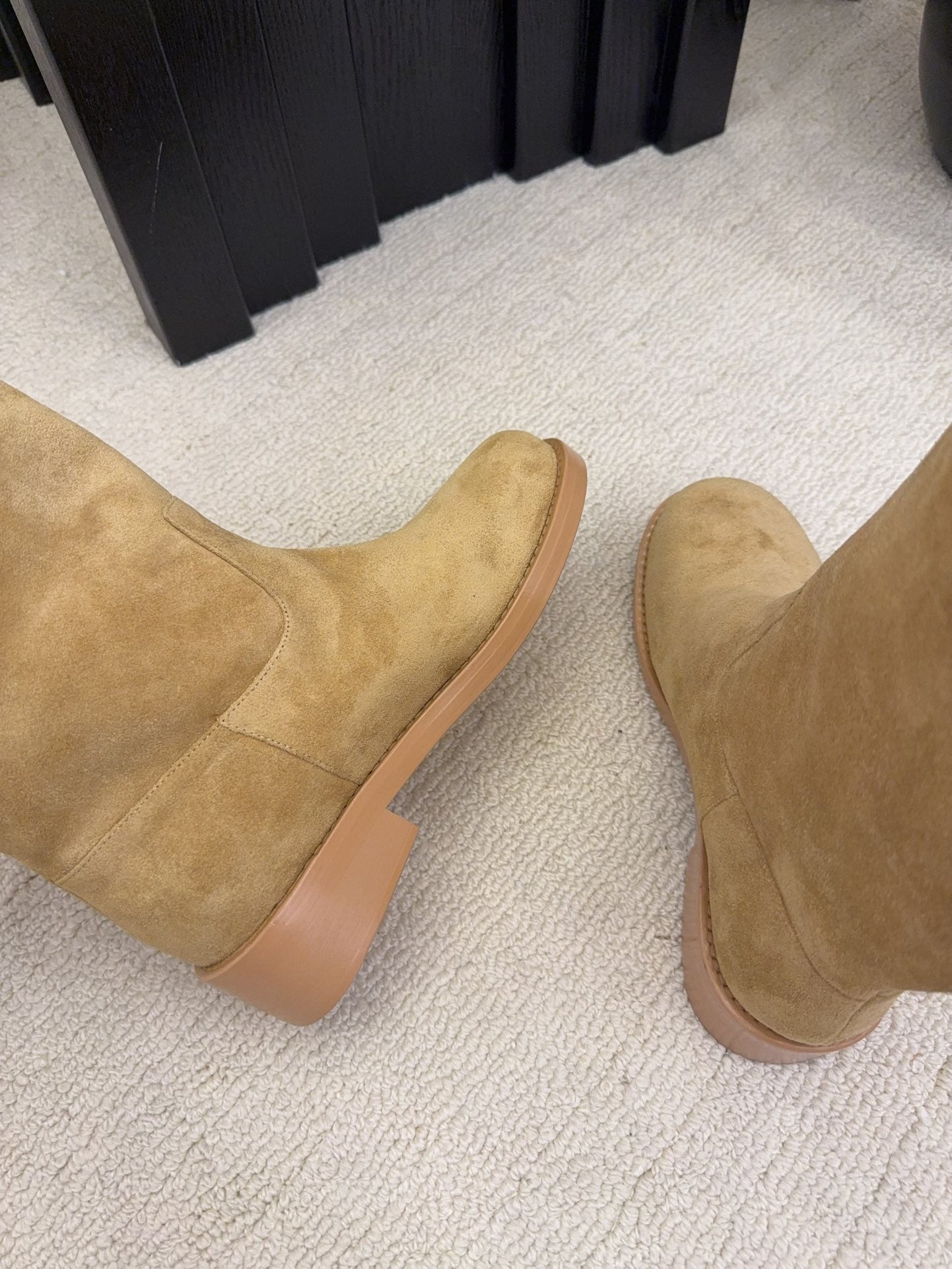 CC Mid-Calf Boots 4CM Gold Chain Charm Camel Knit Suede 961504
