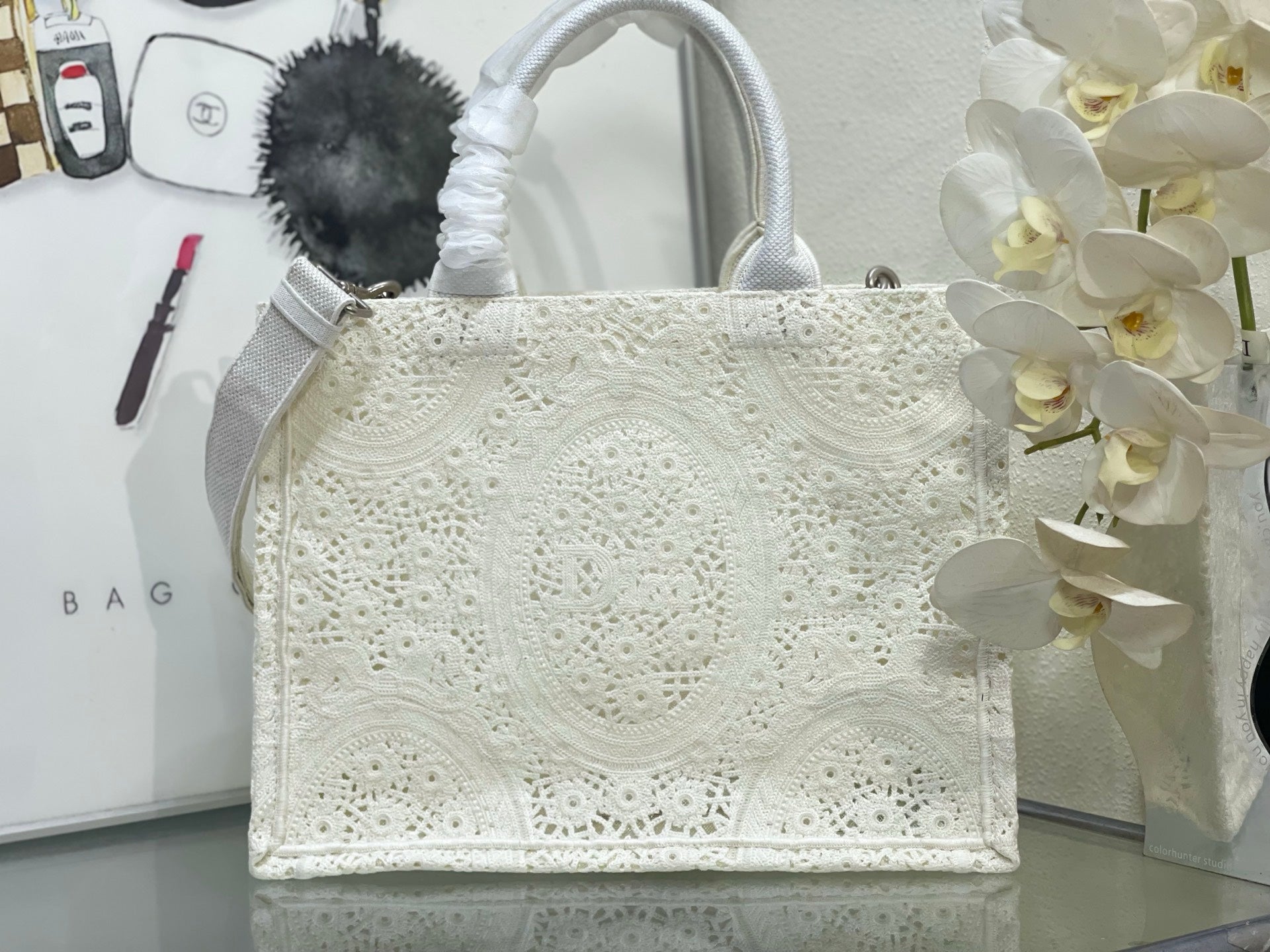 CD Book Tote With Strap Dior Médaillon Embroidery Cream Crochet 164677