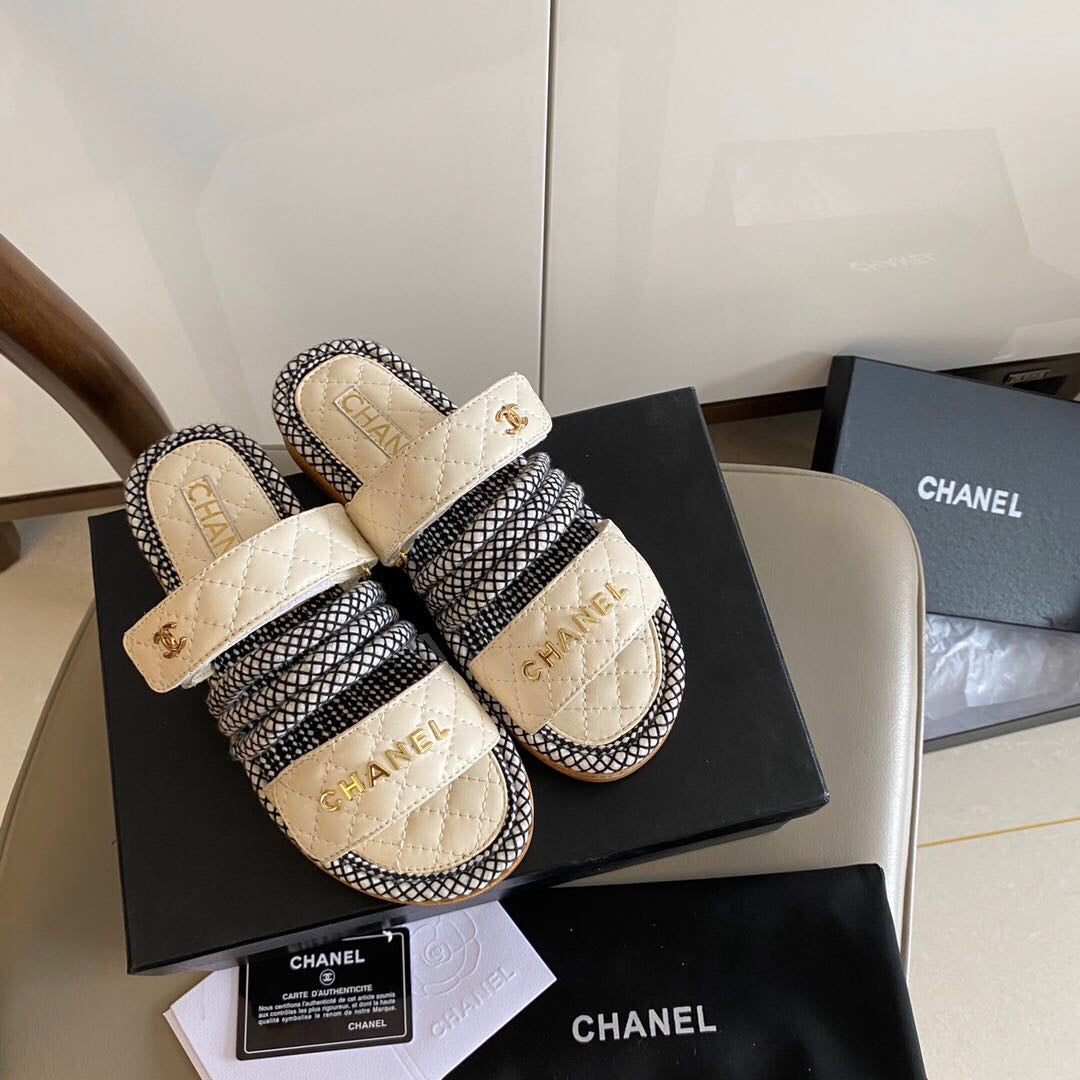 CC 26s Sandals Beige Black Fabric Calfskin 140032