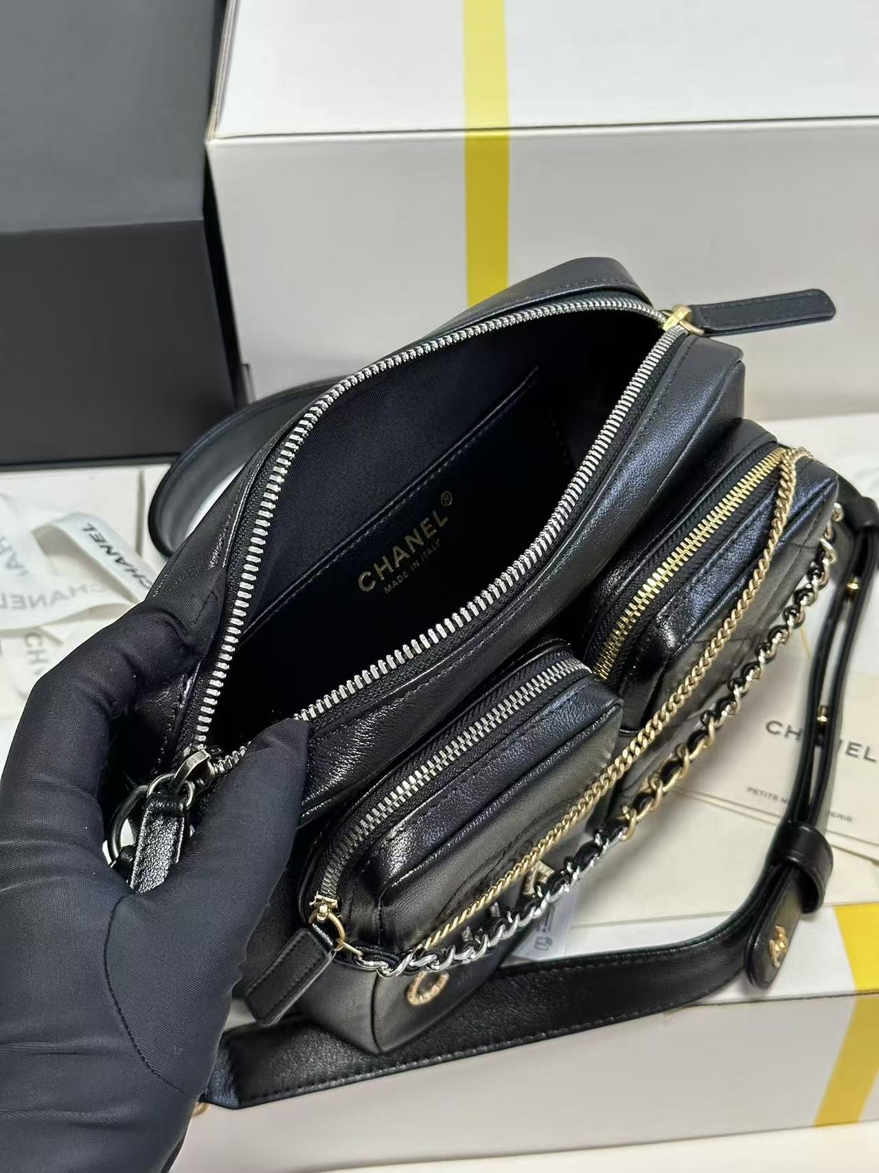 CC 22C Early Spring Crossbody Bags Black Lambskin