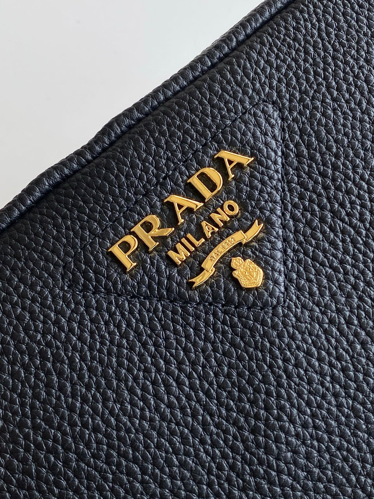 Prada 2026 Small Shoulder Bag 22cm Leather