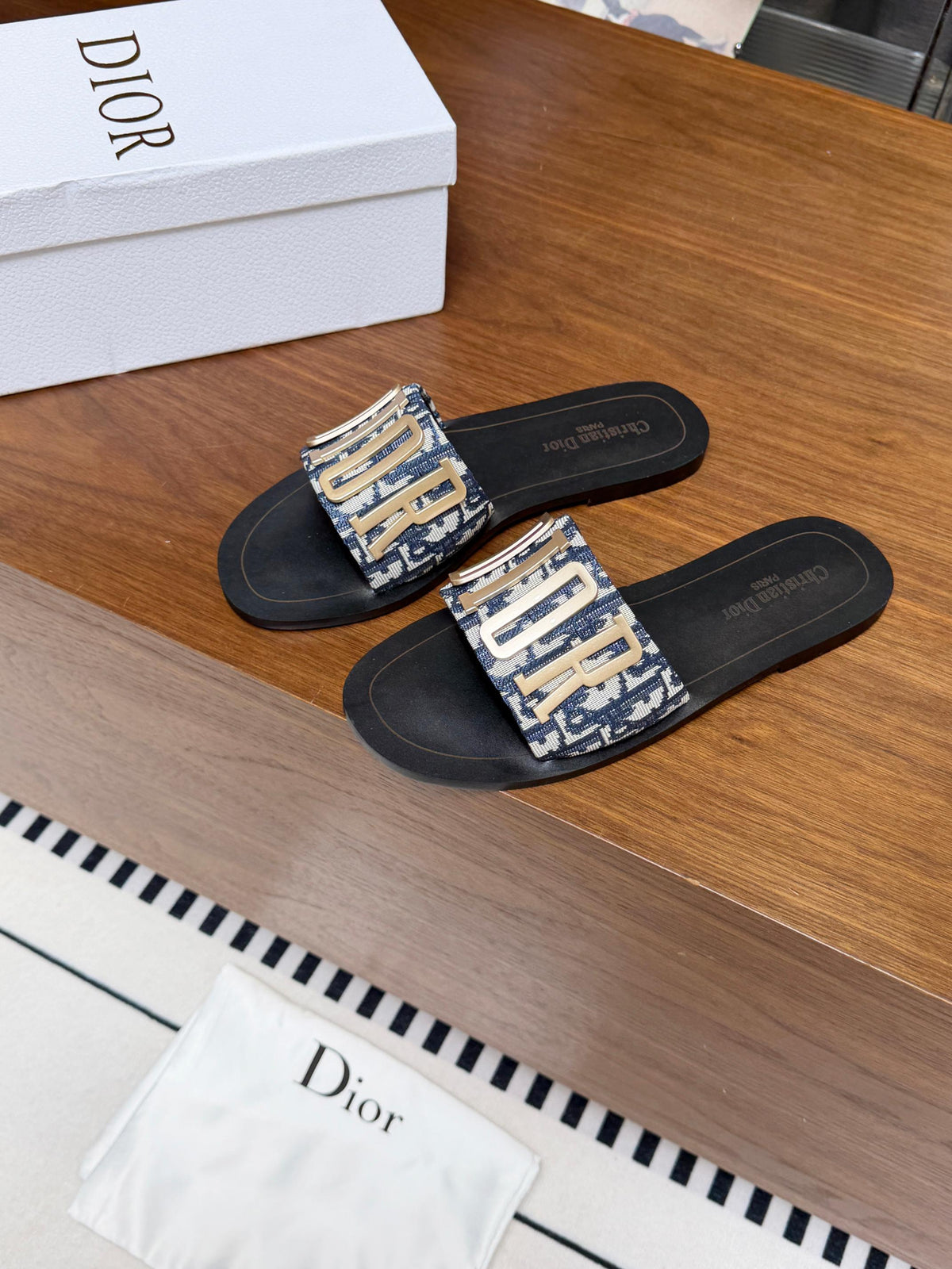 CD 26s D Way Slide Blue Dior Oblique Embroidered Cotton With Gold Hardware 719284