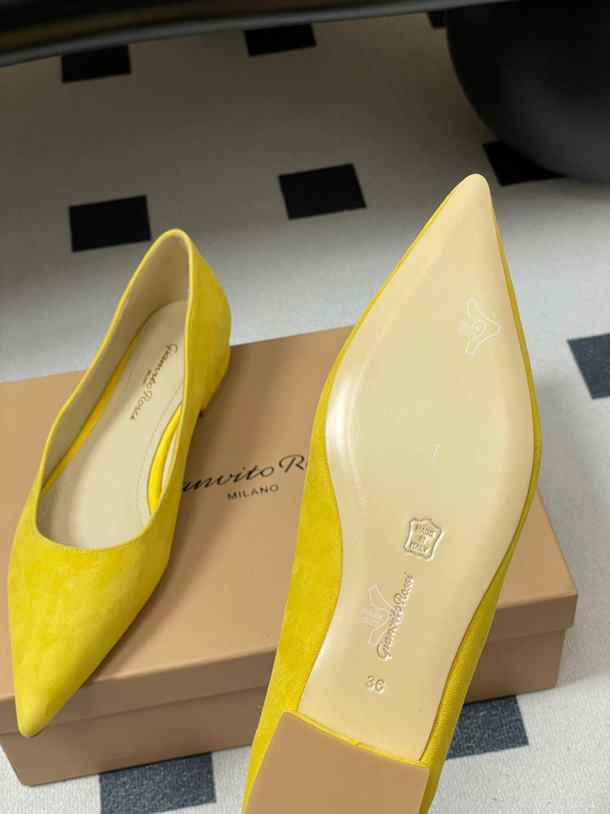 GR 26s Flats Yellow Suede 164786