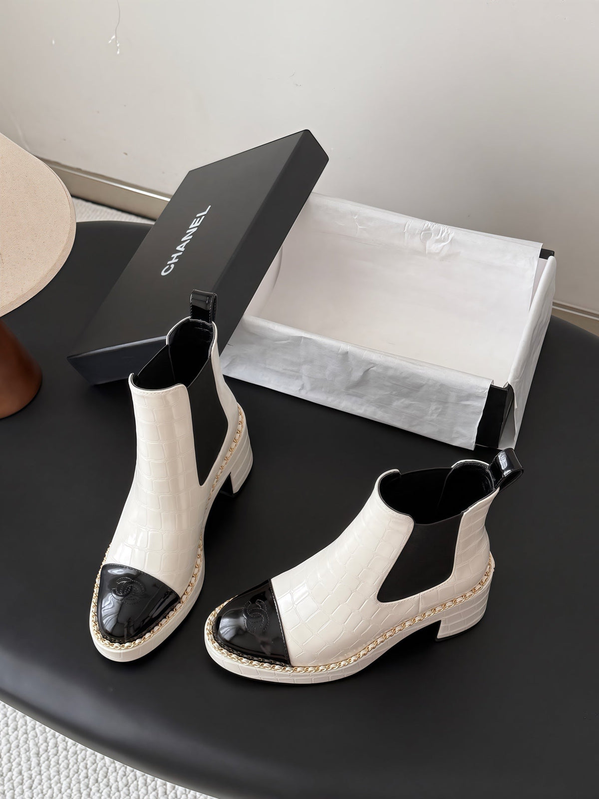 Chanel 26s Chelsea Ankle Boots 7 Cm White Embossed Black Patent