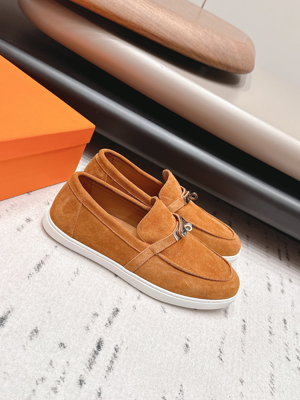 HM 26S Kelly Paris Loafers Orange Suede Silver Hardware