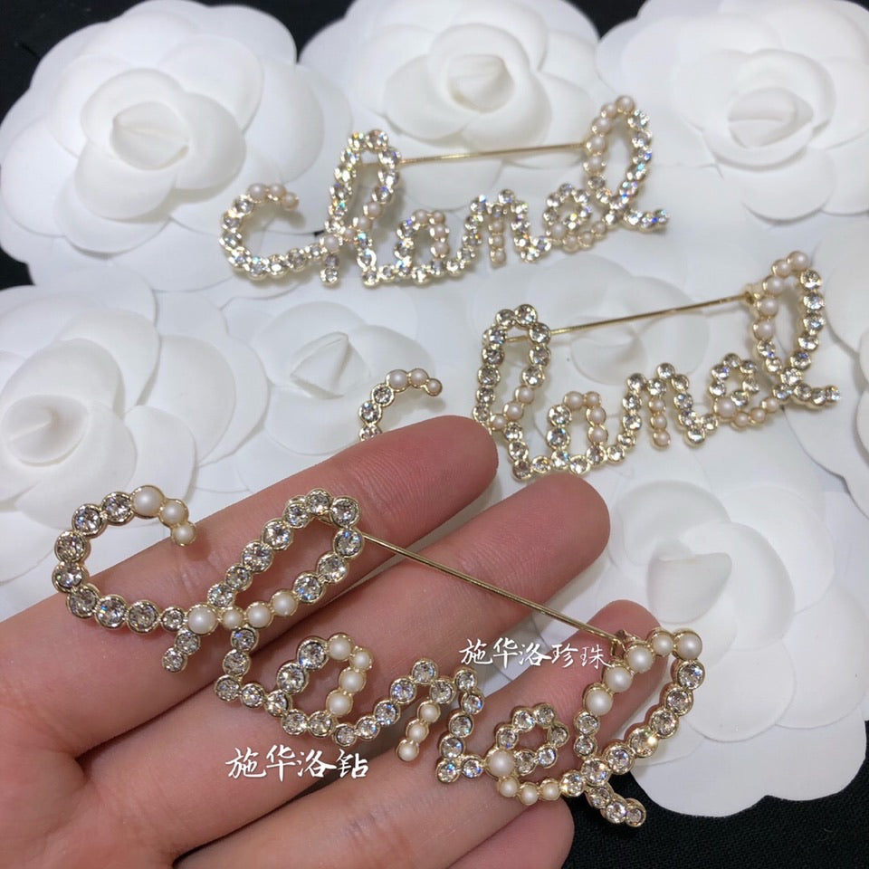 CC Brooch 156915