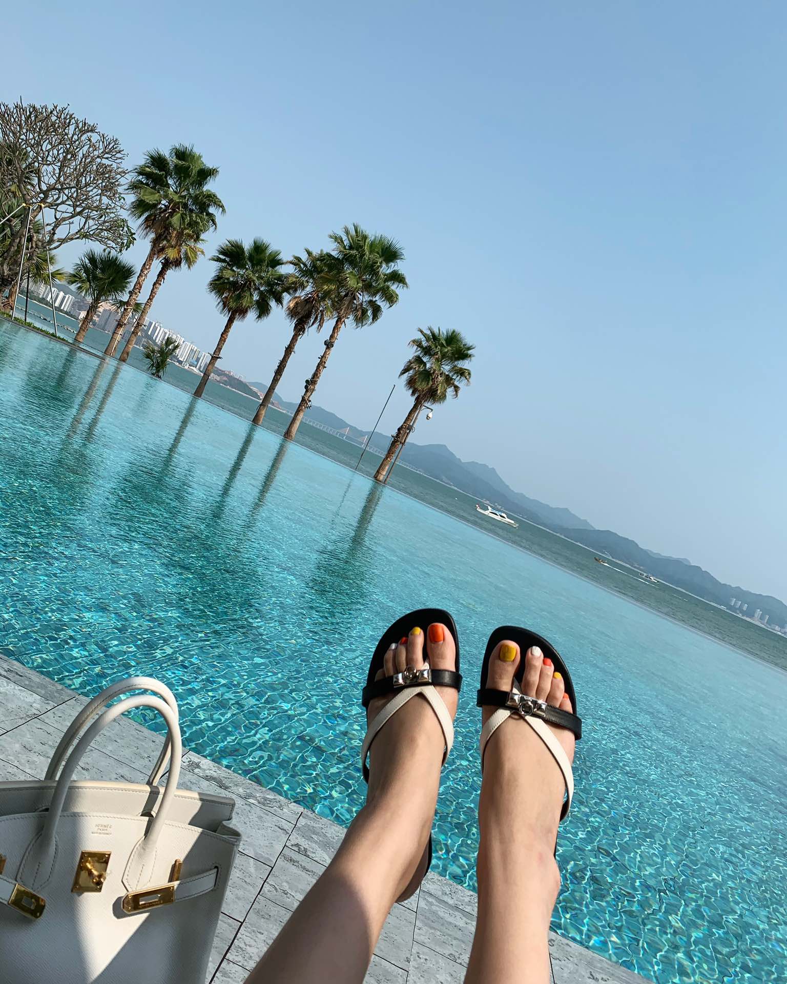 HM Medor Slippers Black White Cowhide 546248