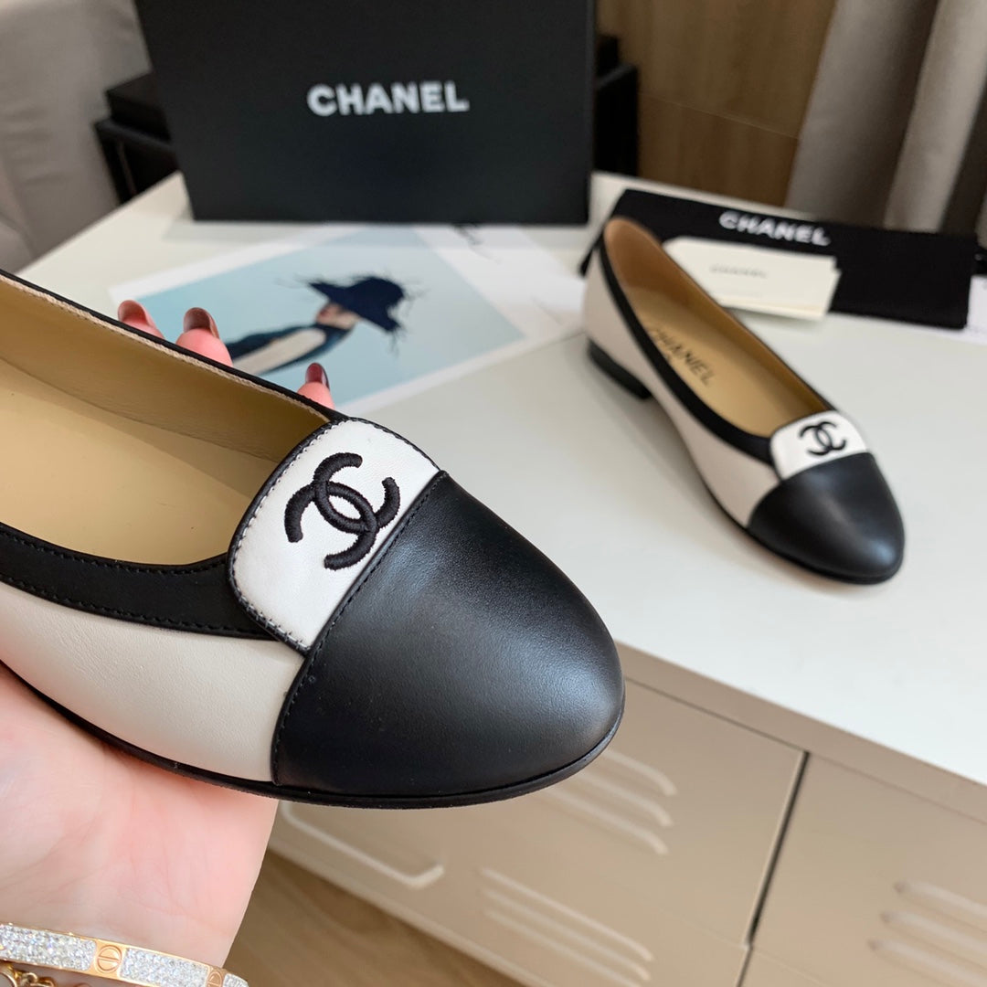 CC FW26 Ballet Flat White Black Patent Leather 868040