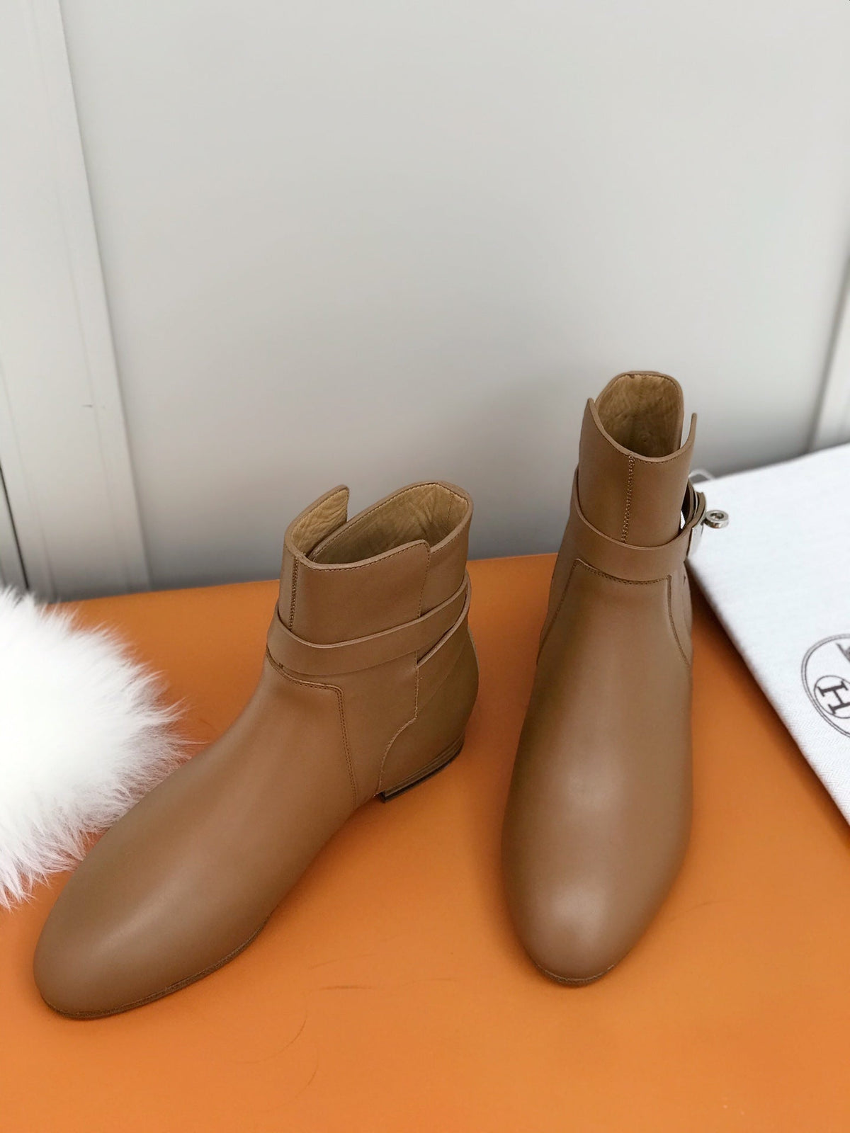 HM 26S Bow Buckle Ankle Boots 2cm Tan Leather 112860