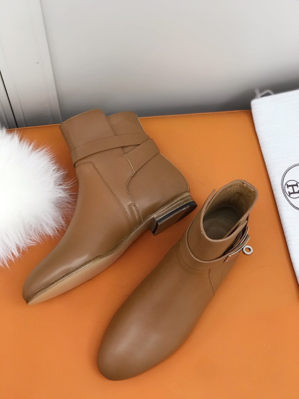 HM 26S Bow Buckle Ankle Boots 2cm Tan Leather 112860