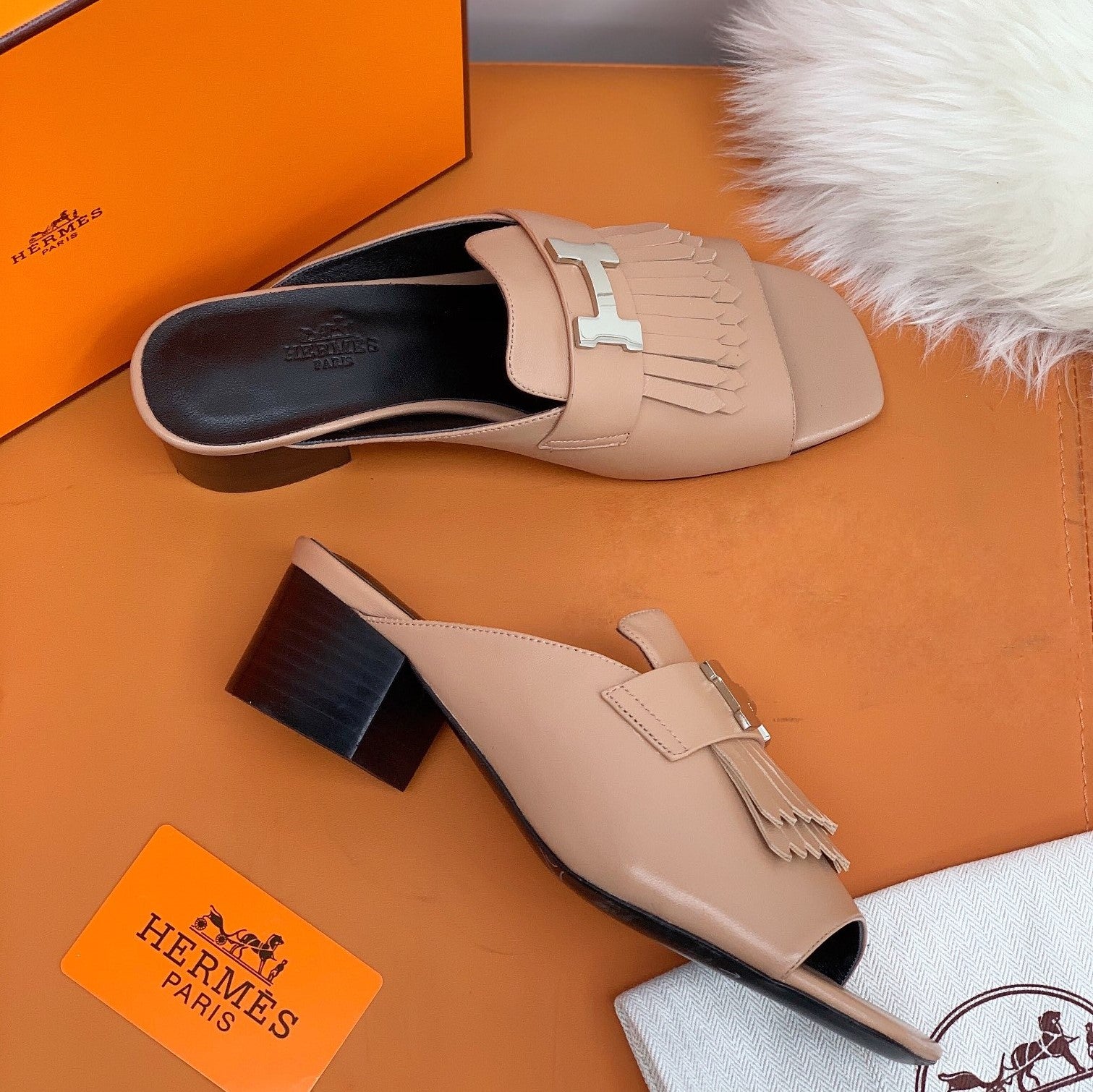 HM Alma Sandals 45mm Beige Black Cowhide 546342