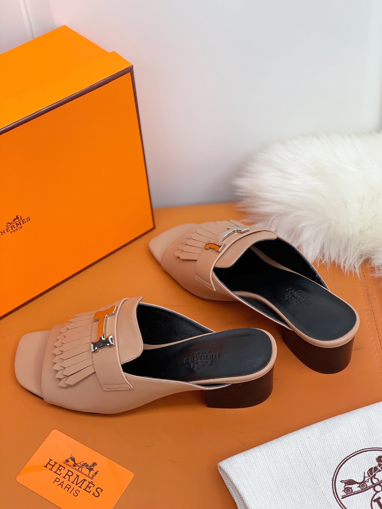 HM Alma Sandals 45mm Beige Black Cowhide 546342