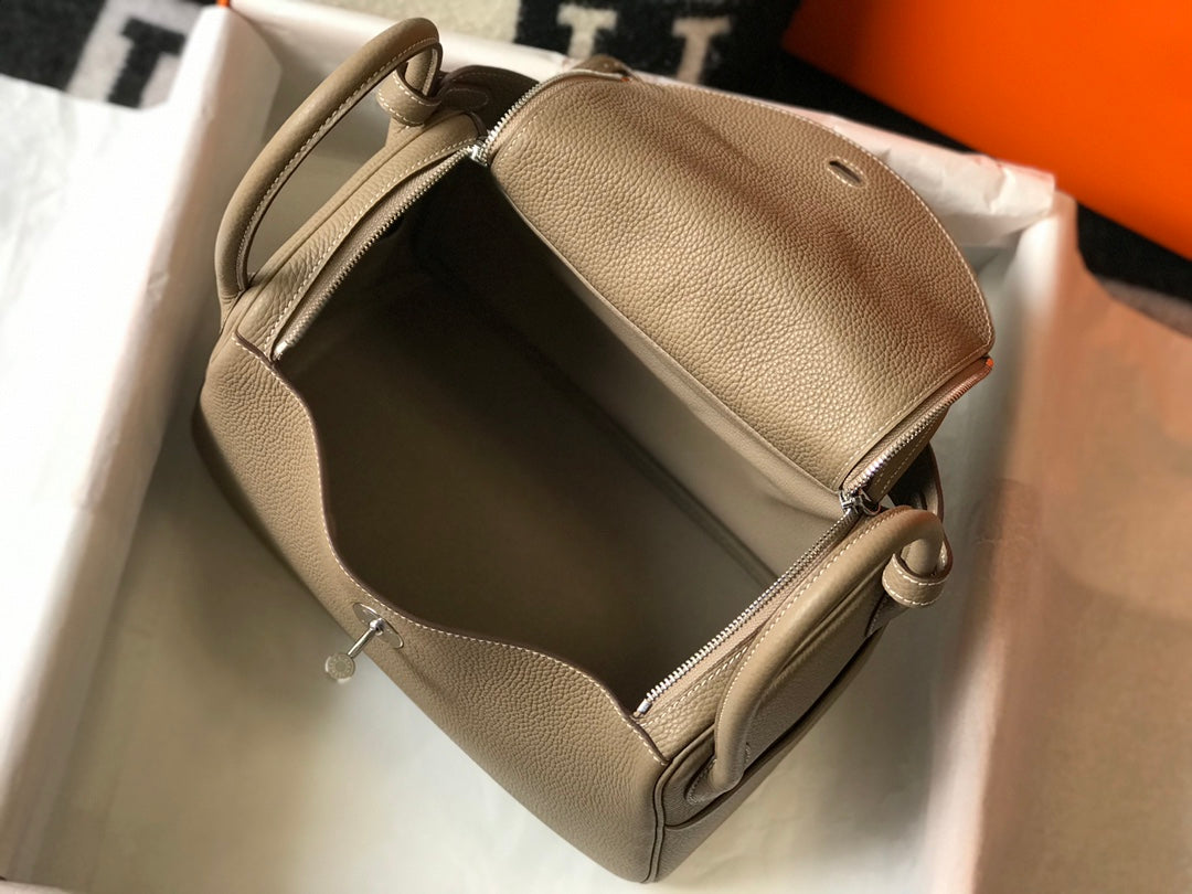 HM LINDY 30 BAG KHAKI TAURILLON CLEMENCE LEATHER