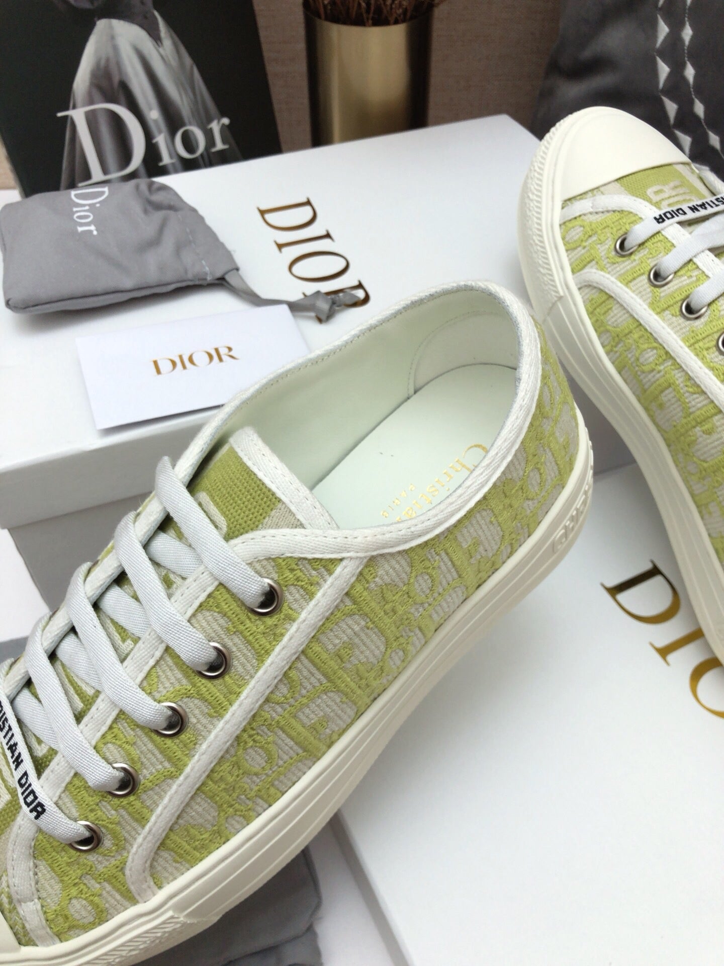CD 26s Walk'n'Dior Sneaker Green Oblique Embroidered Cotton 966642