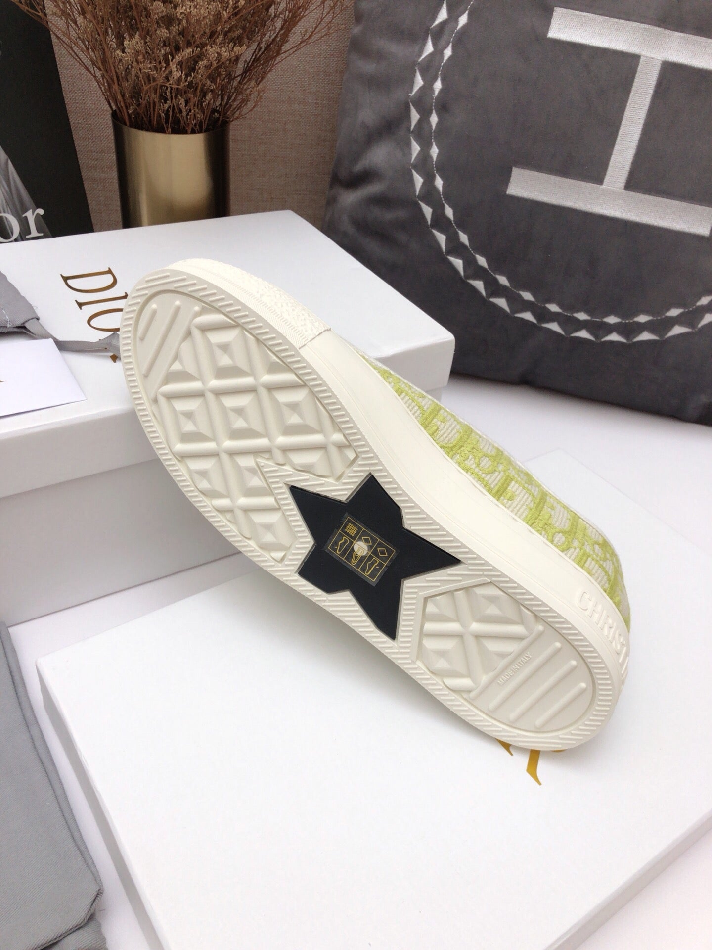 CD 26s Walk'n'Dior Sneaker Green Oblique Embroidered Cotton 966642