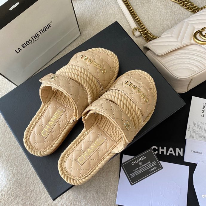 CC 26s Sandals Beige Fabric Calfskin 140028