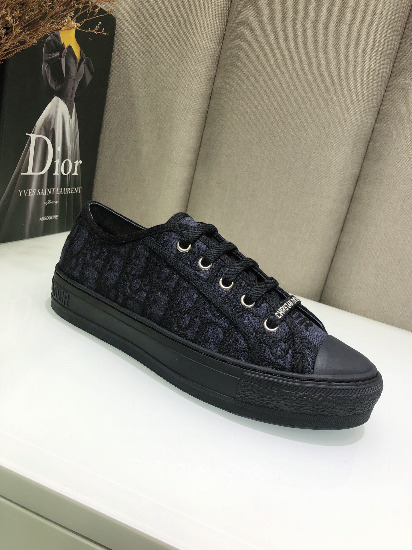 CD 26s Walk'n'Dior Sneaker Green Oblique Embroidered Cotton 966642