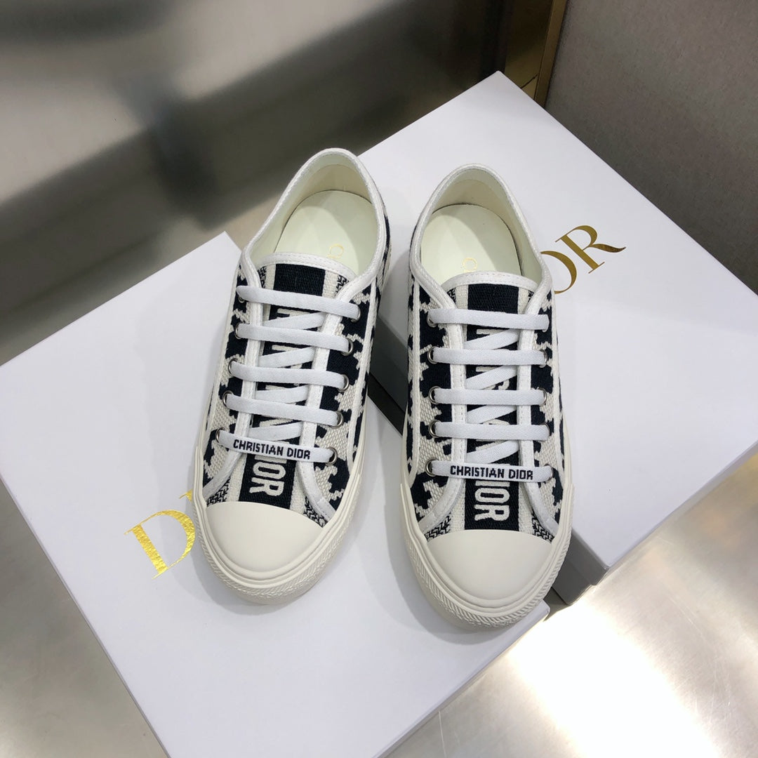 CD 26s Walk'n'Dior Sneaker Black Oblique Embroidered Cotton 966652