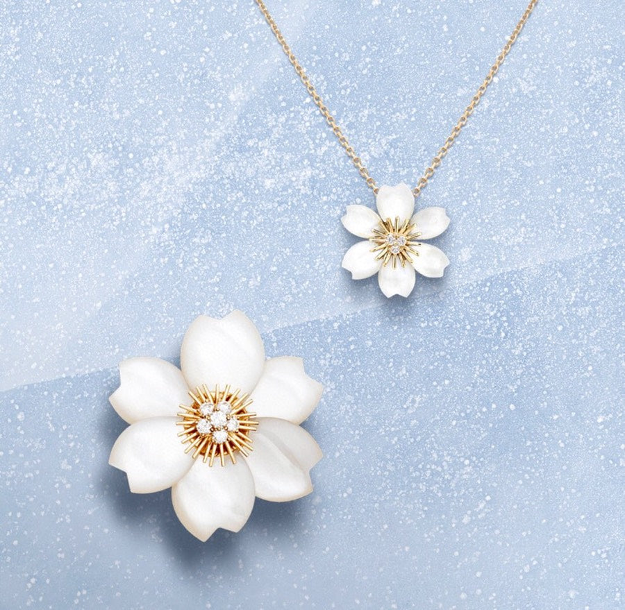 VCA Rose White Mop Necklace Gold 5 Diamond