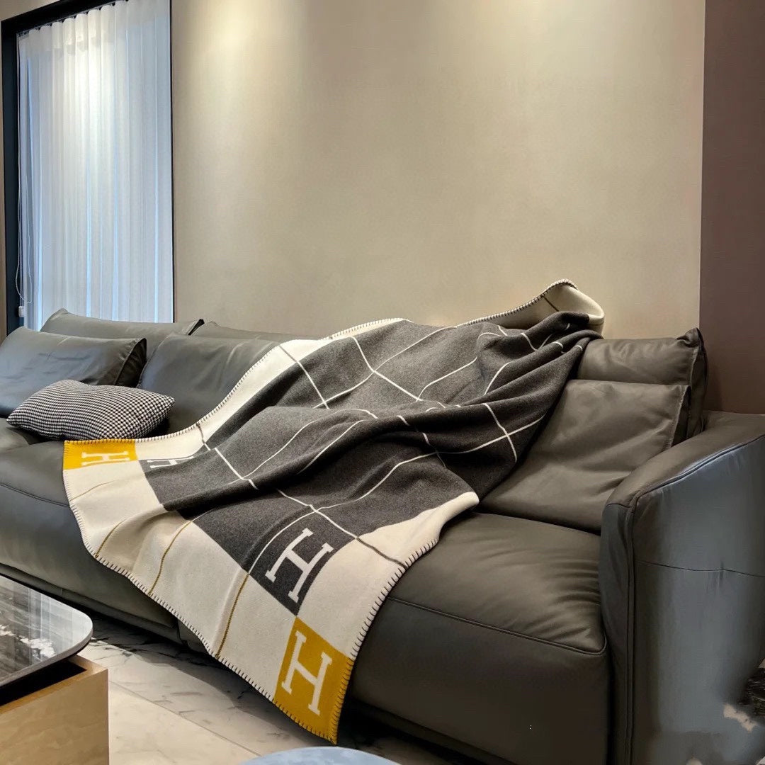 Hermes 26s Avalon Blanket 135x170cm Yellow Wool 528109