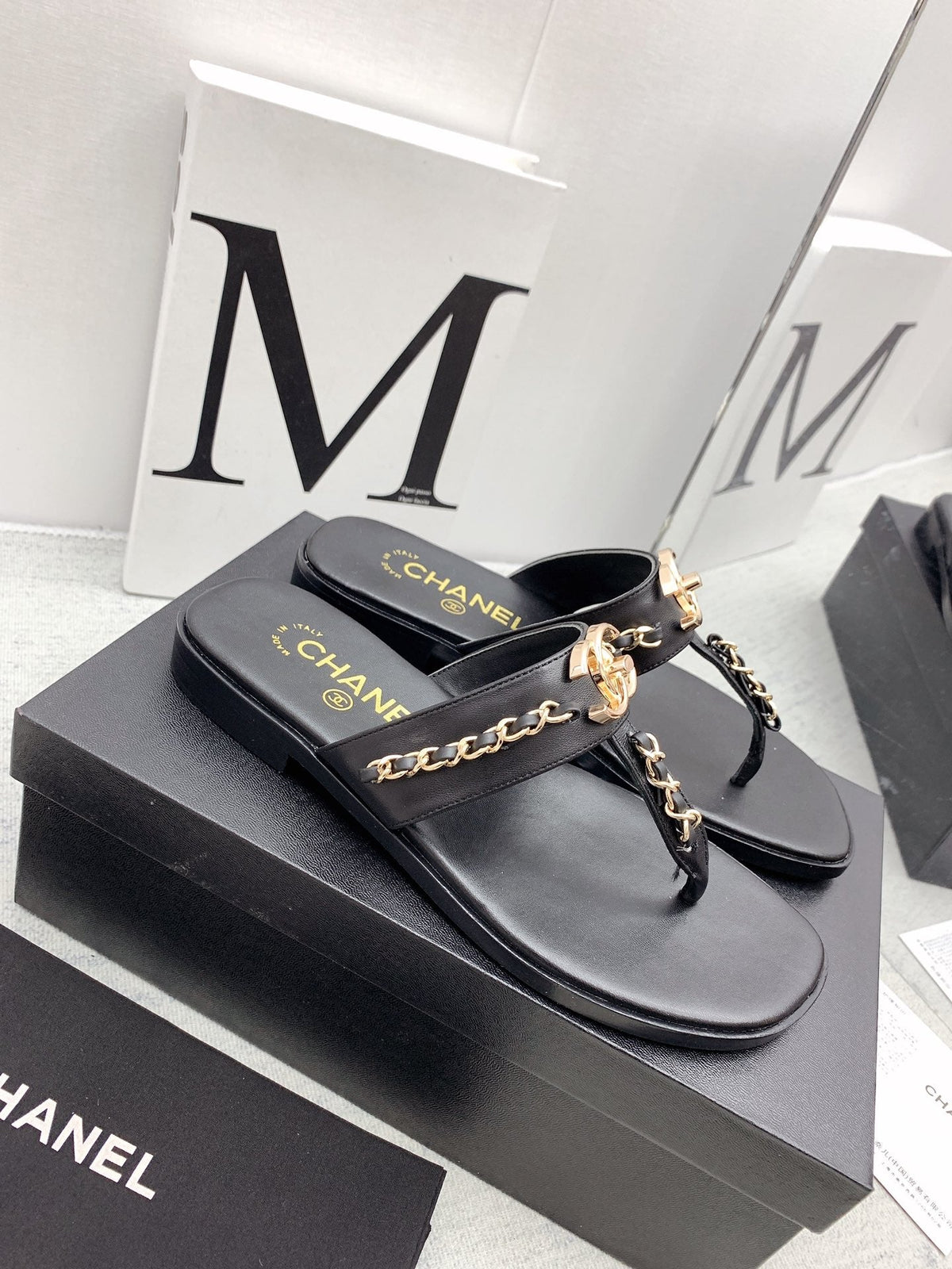 CC 26s Thong Sandals 2cm Black Gold Leather 162948