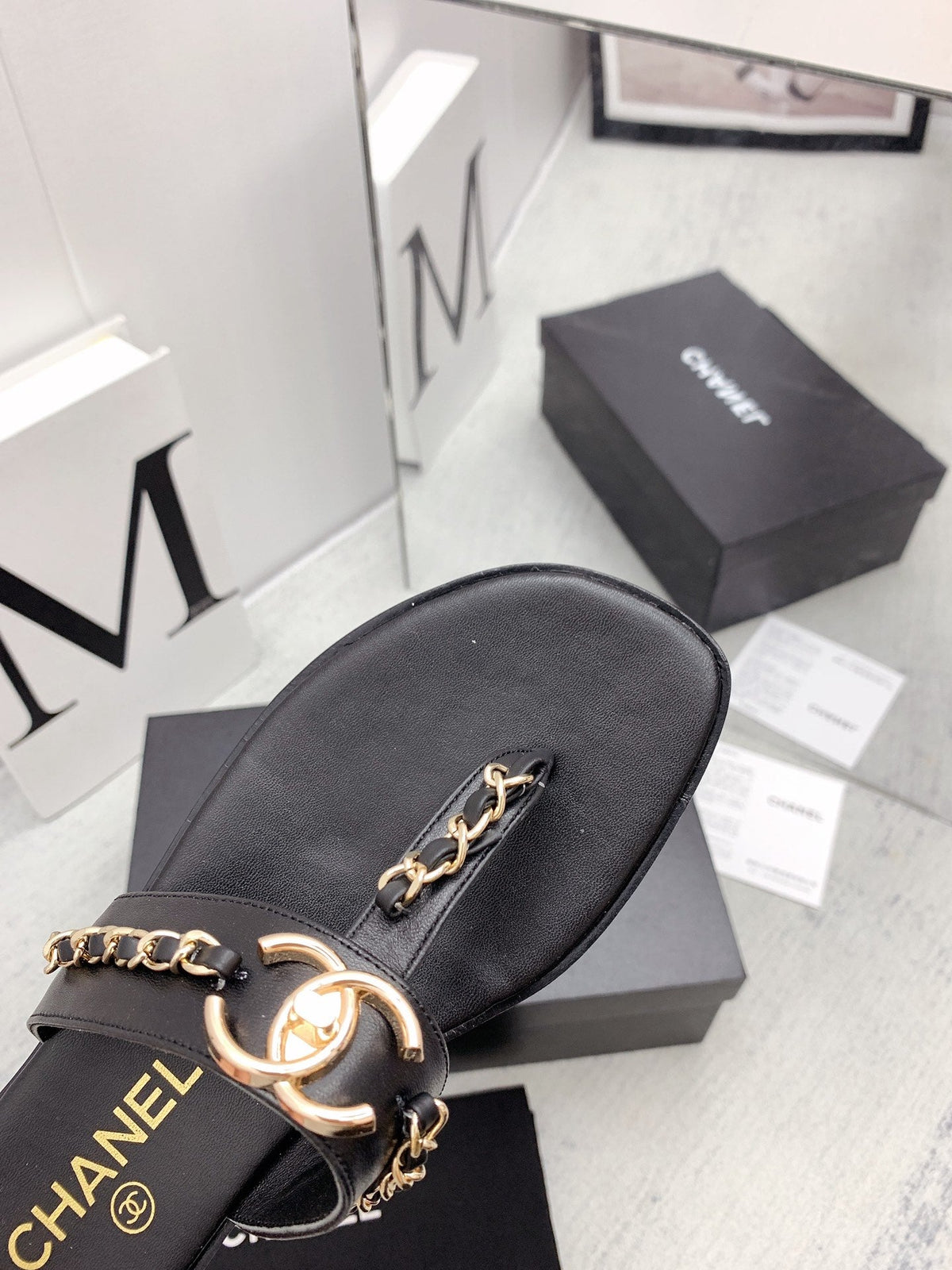 CC 26s Thong Sandals 2cm Black Gold Leather 162948