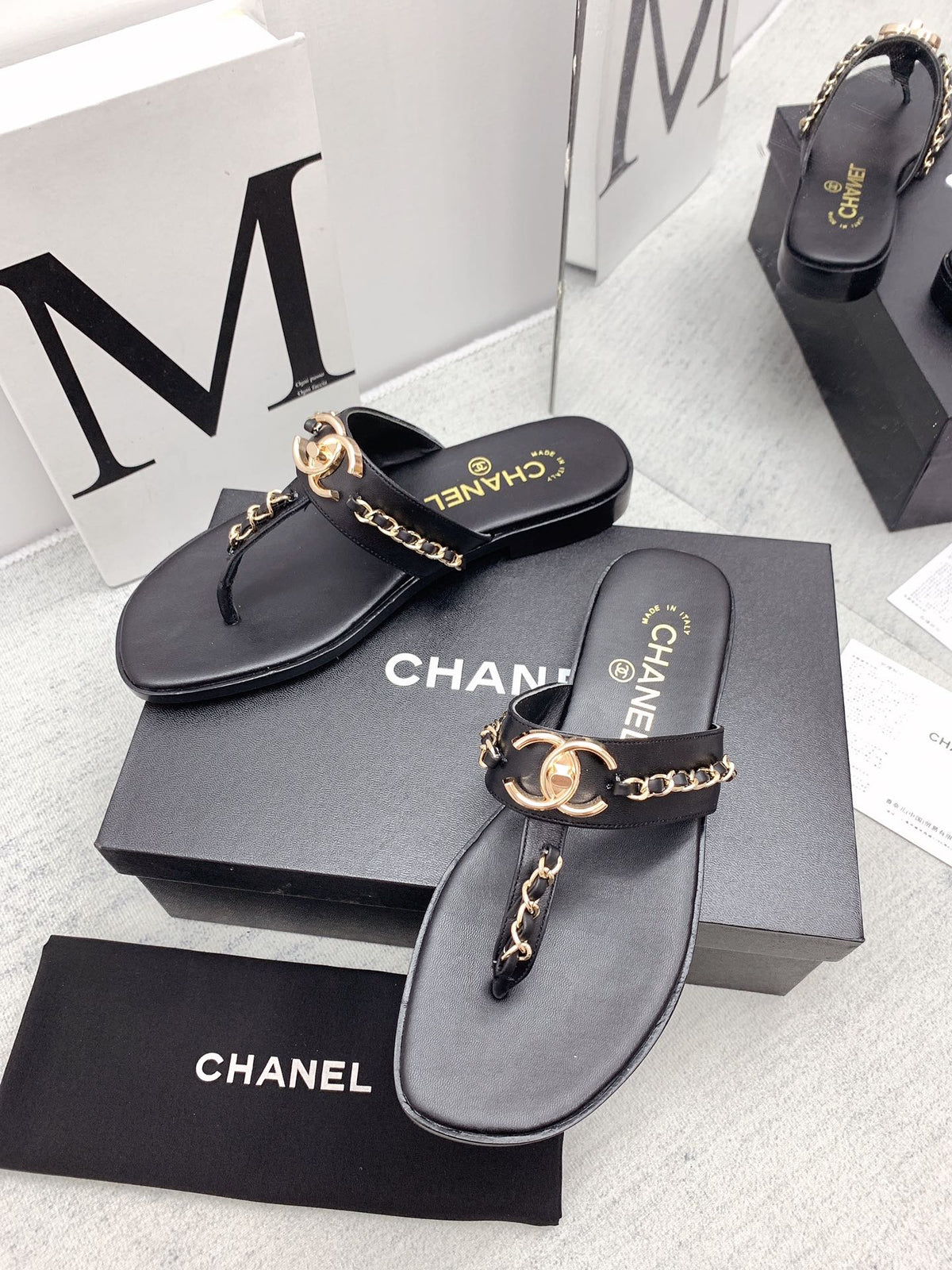 CC 26s Thong Sandals 2cm Black Gold Leather 162948