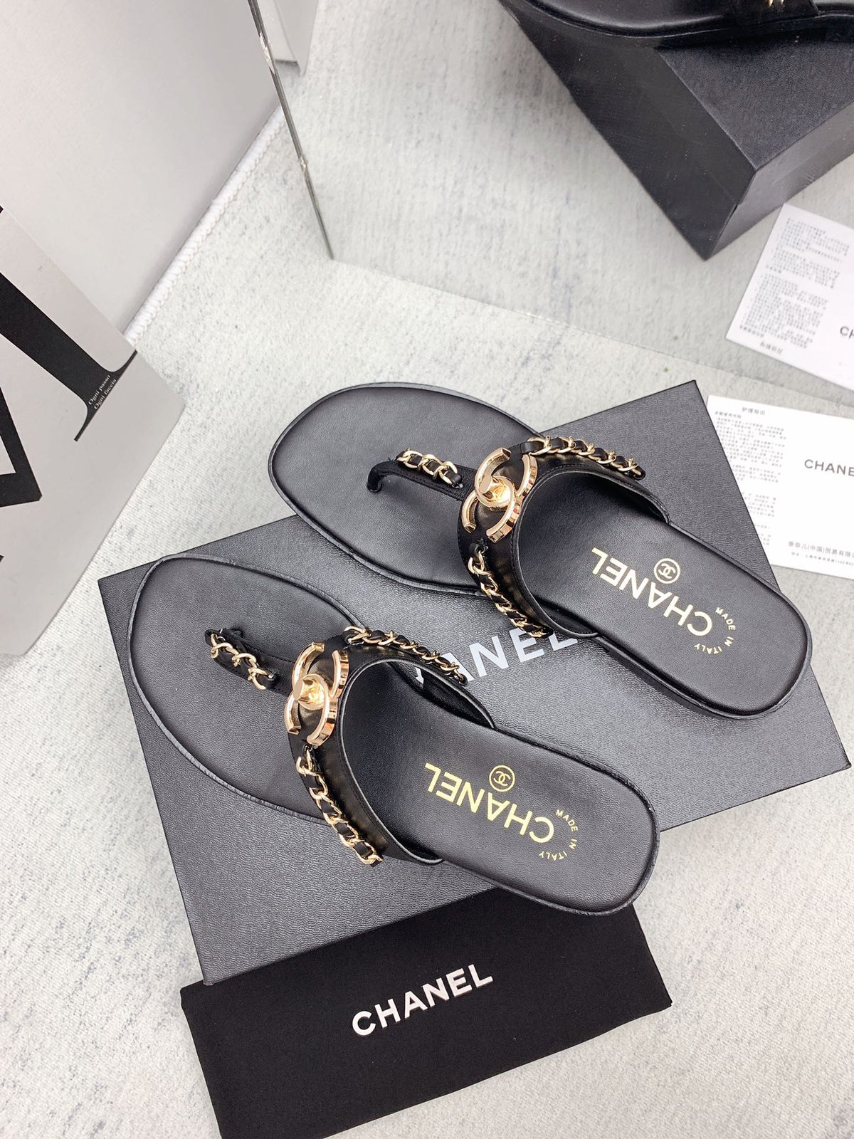 CC 26s Thong Sandals 2cm Black Gold Leather 162948