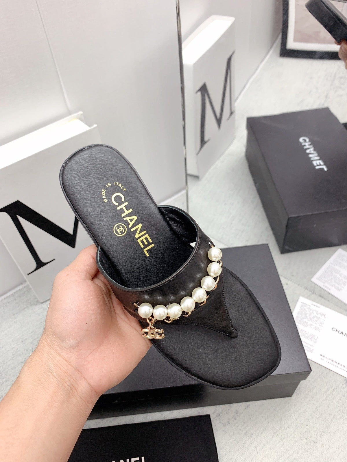 CC 26s Thong Sandals 2cm Black Pearl Leather 163419