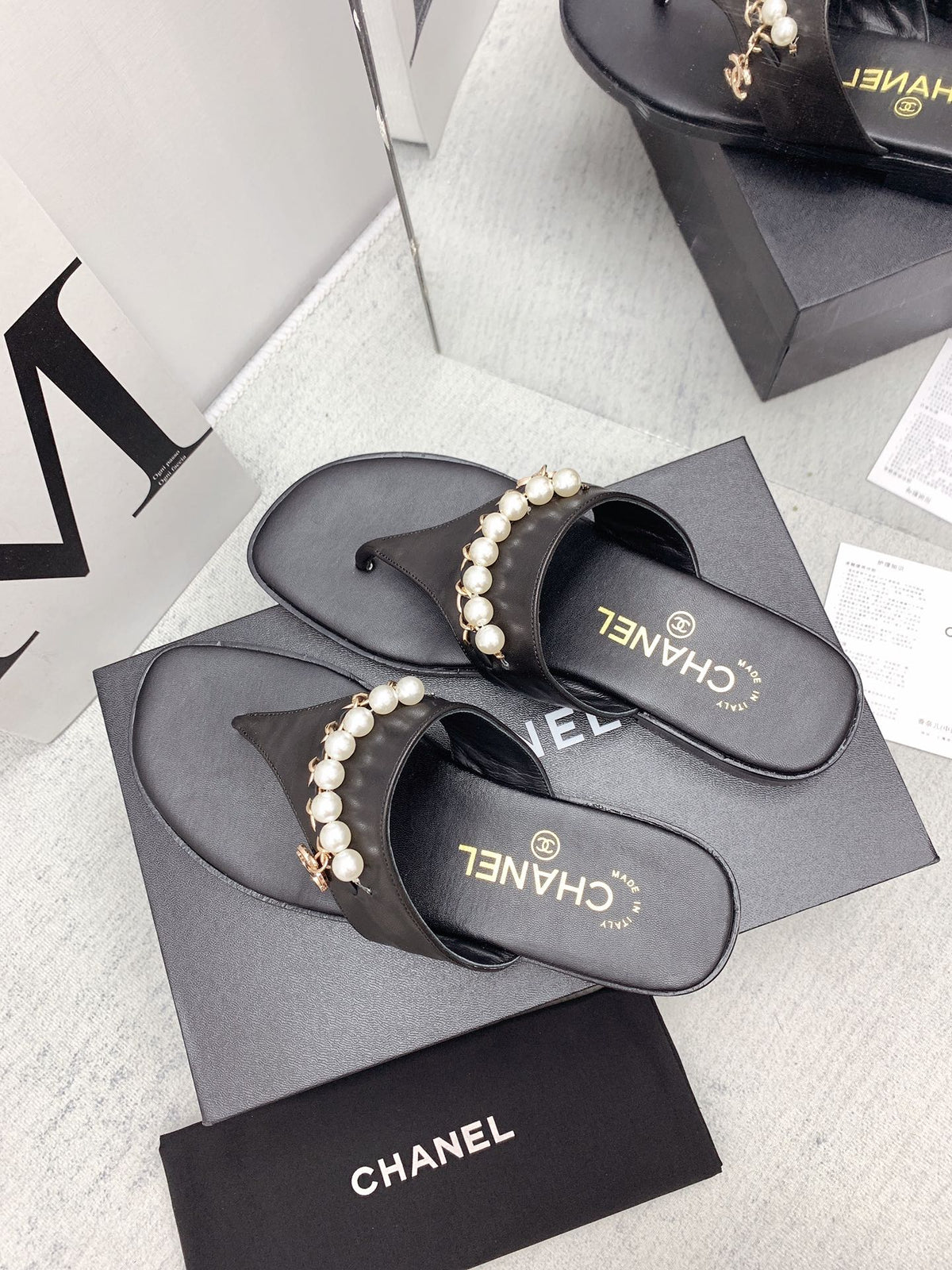 CC 26s Thong Sandals 2cm Black Pearl Leather 163419