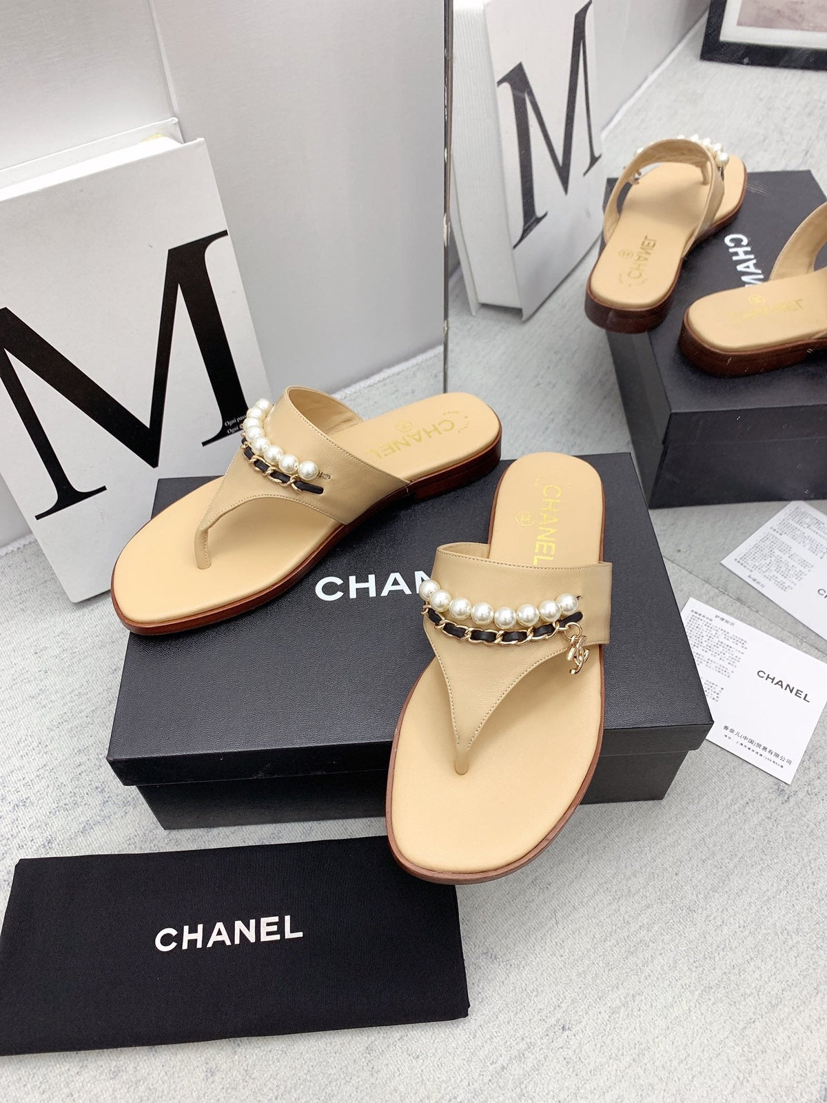 CC 26s Thong Sandals 2cm Beige Pearl Leather 163421