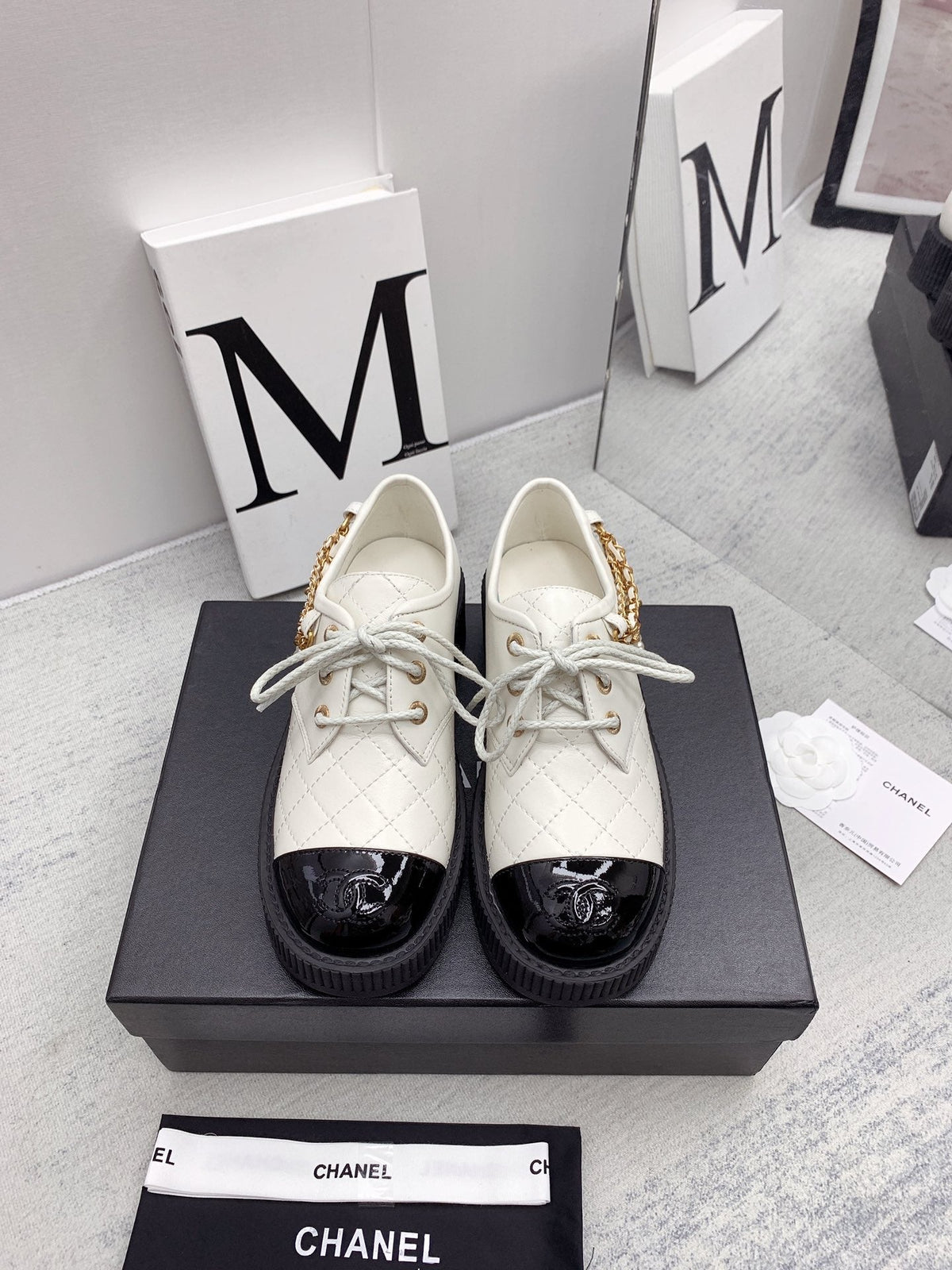 CC 26s Oxford Shoes 4cm White Black Pearl Leather 162951