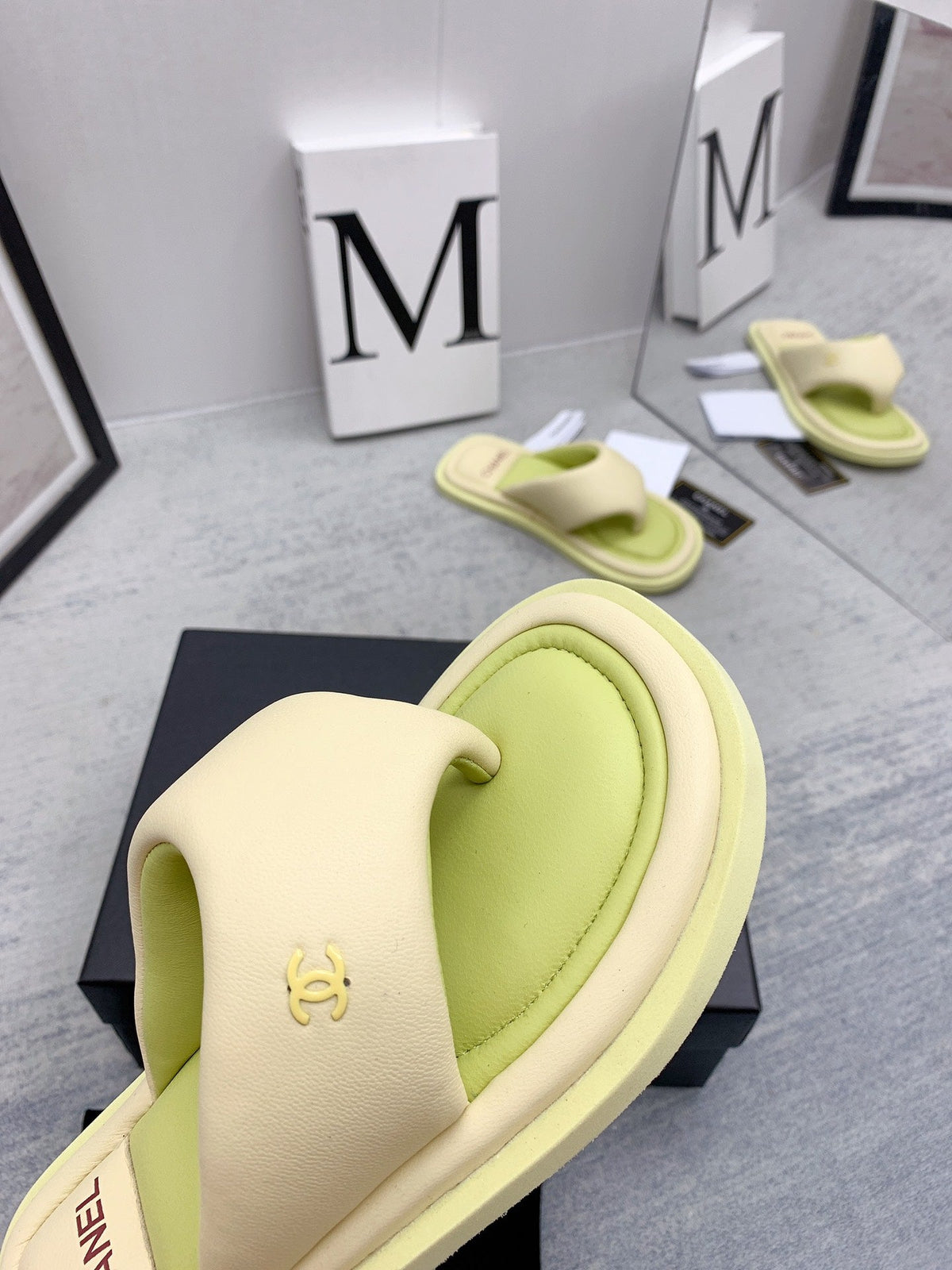 CC 26s Thong Sandals 2cm Beige Green Leather 163425