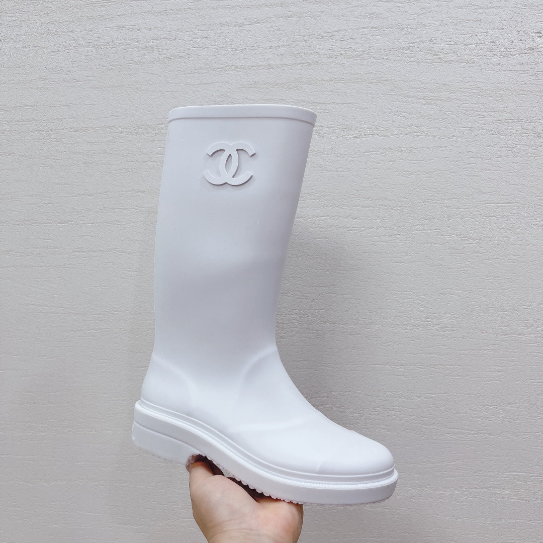 CC 26s Vintage Rain Boots White Rubber 476068