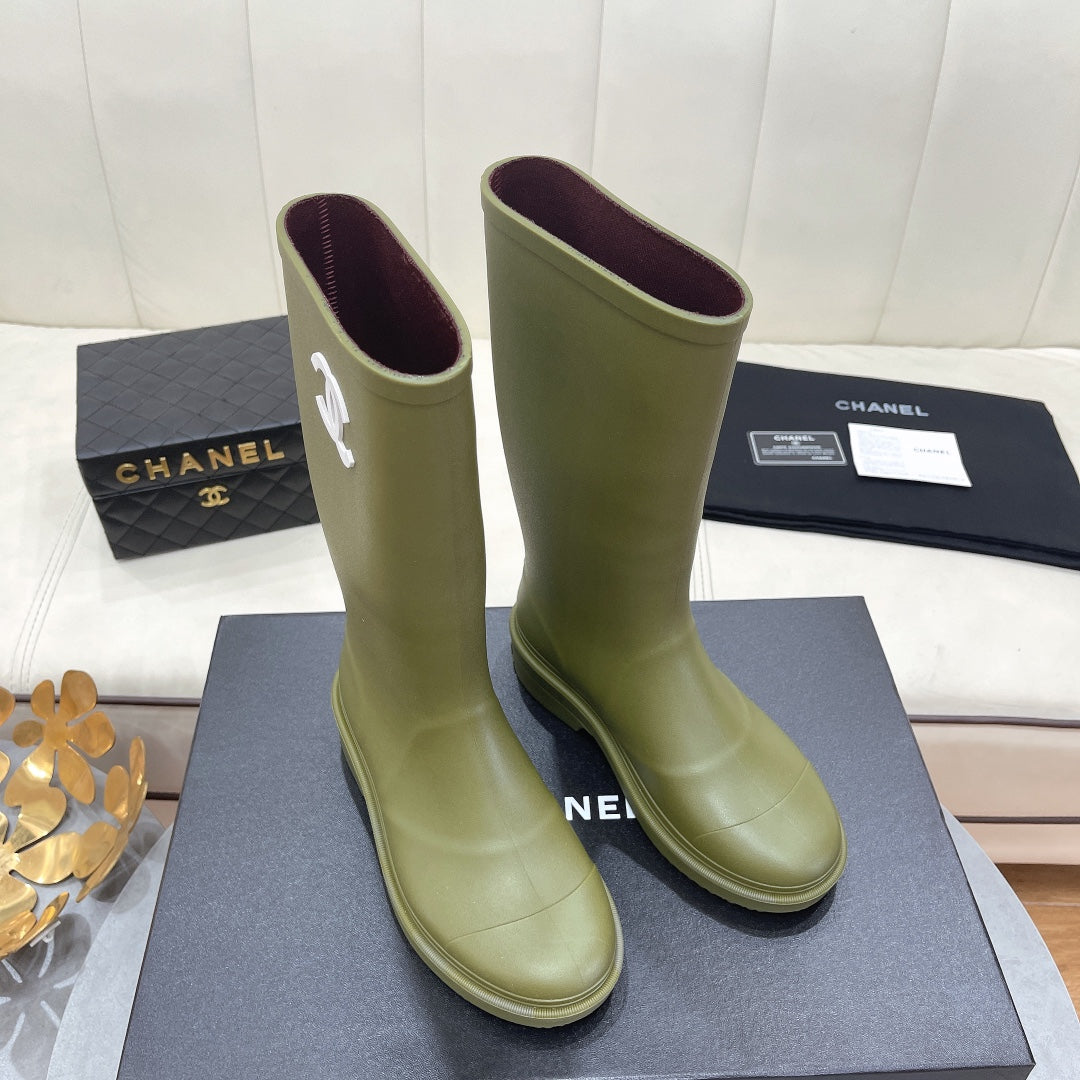 CC 26s Vintage Rain Boots Olive Green Rubber 476069