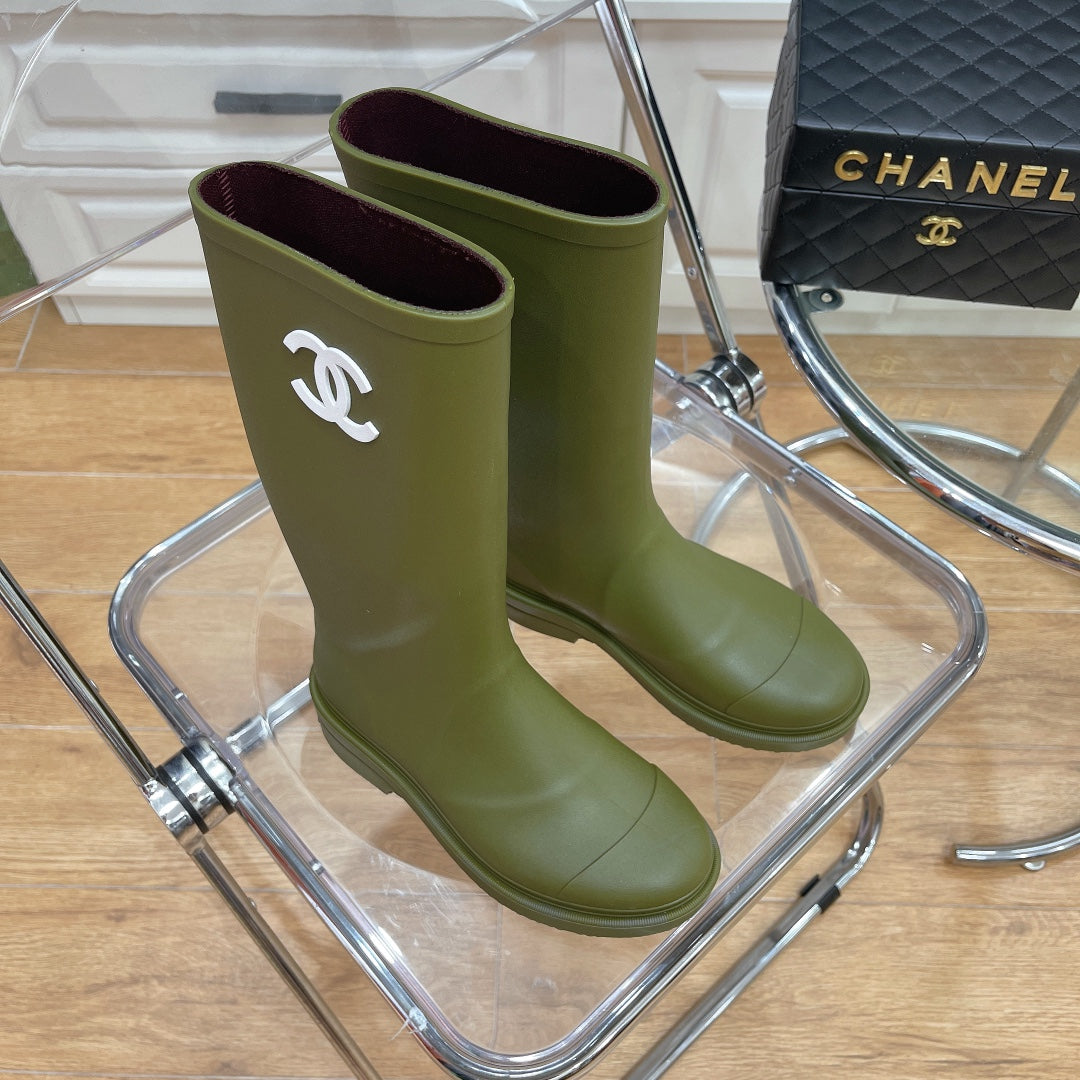 CC 26s Vintage Rain Boots Olive Green Rubber 476069