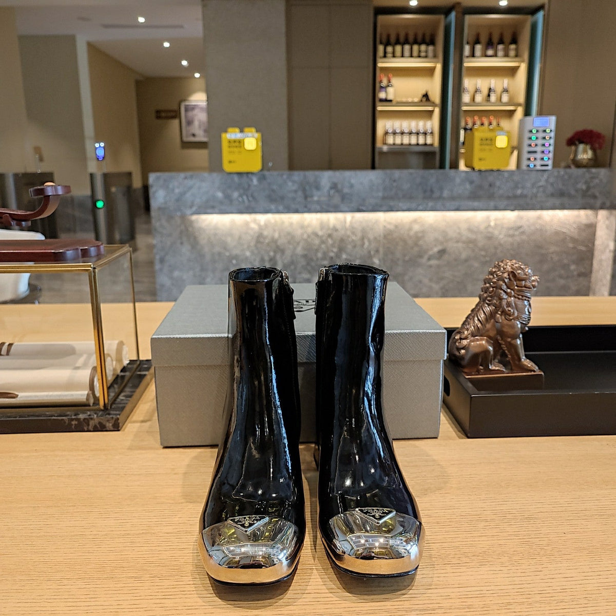 Prada 26s Metallic-Toe Triangle Logo Ankle Boots 5cm Black Patent Leather 109446
