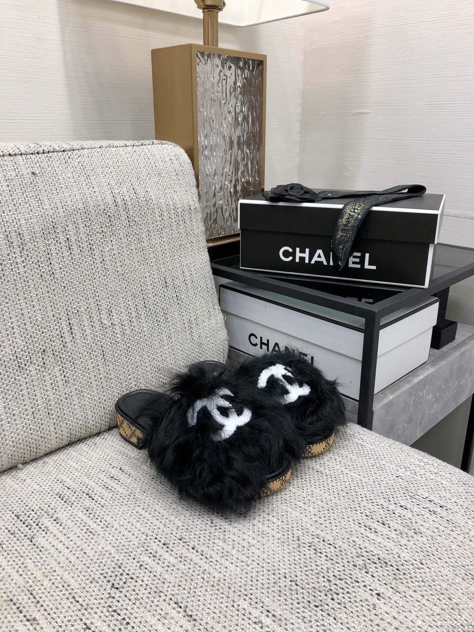 CC 26s Logo Slides Black Furry Leather 970163