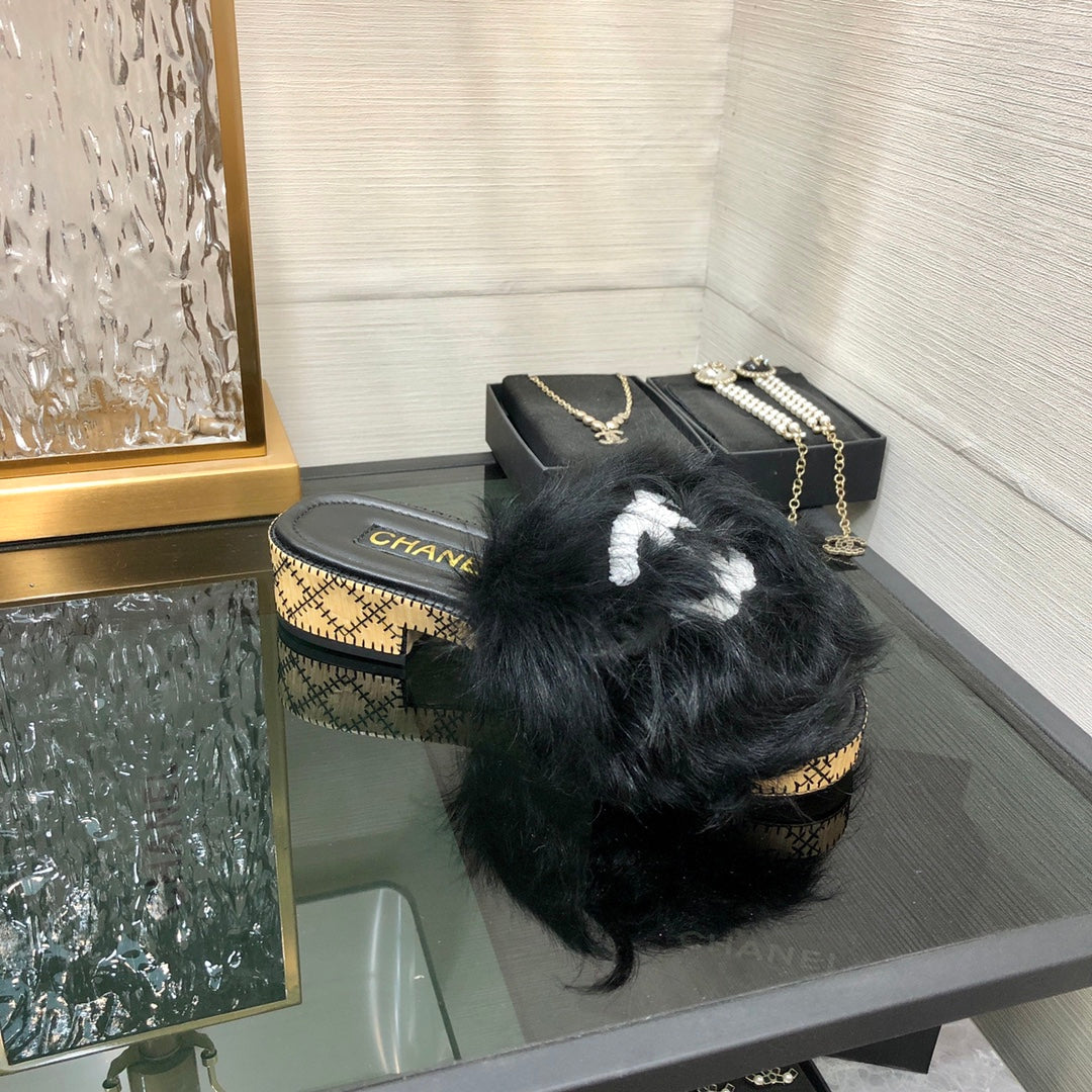 CC 26s Logo Slides Black Furry Leather 970163