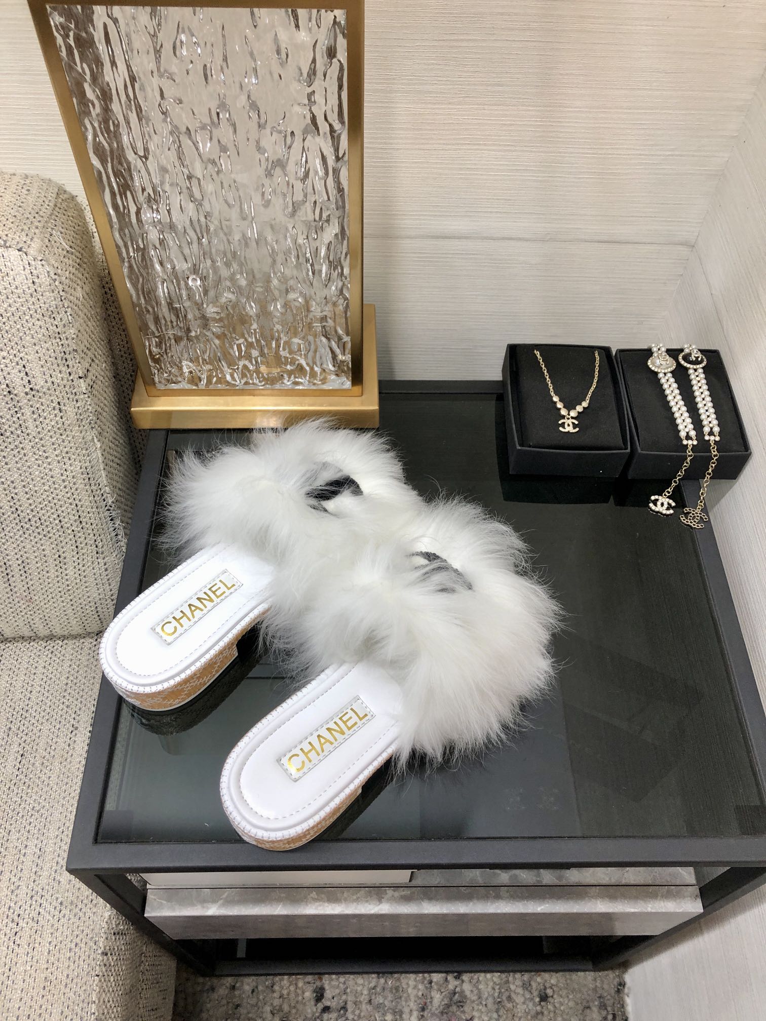 CC 26s Logo Slides White Furry Leather 970162