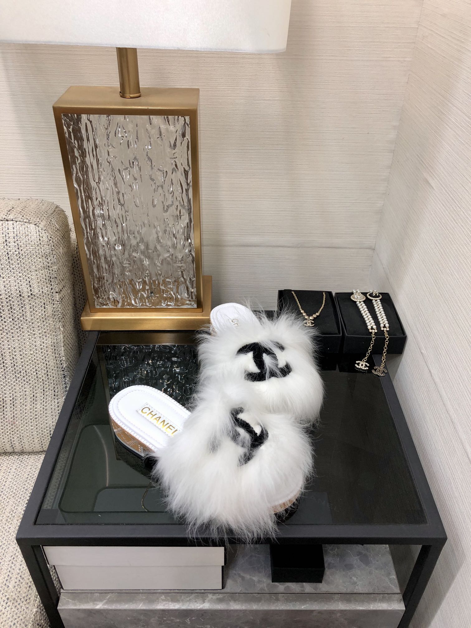 CC 26s Logo Slides White Furry Leather 970162